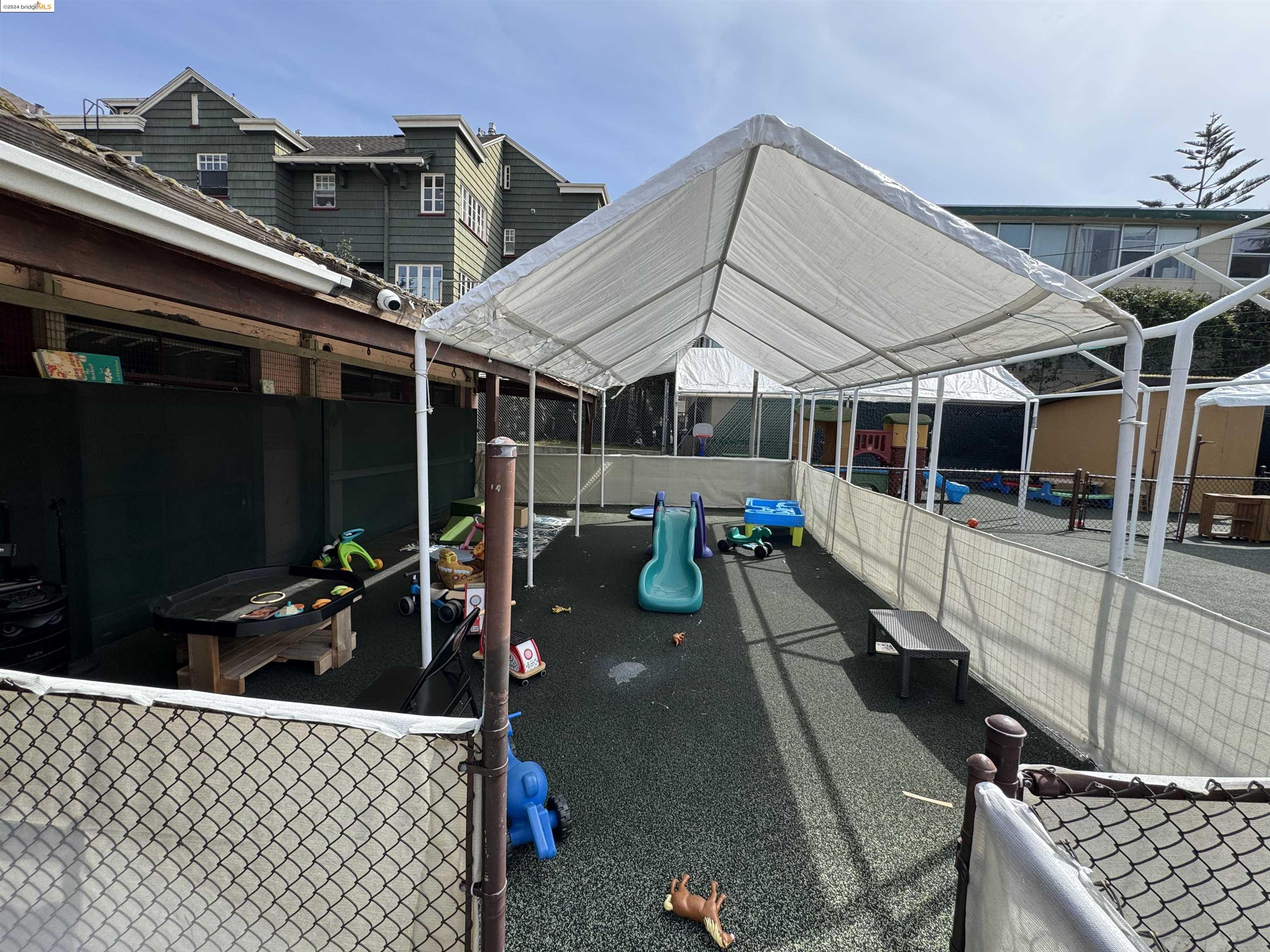 Detail Gallery Image 19 of 56 For , Berkeley,  CA 94705 - – Beds | – Baths