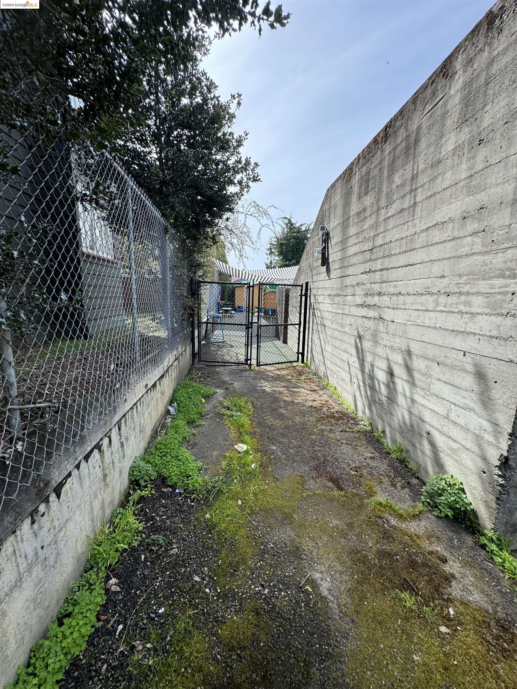 Detail Gallery Image 27 of 56 For , Berkeley,  CA 94705 - – Beds | – Baths