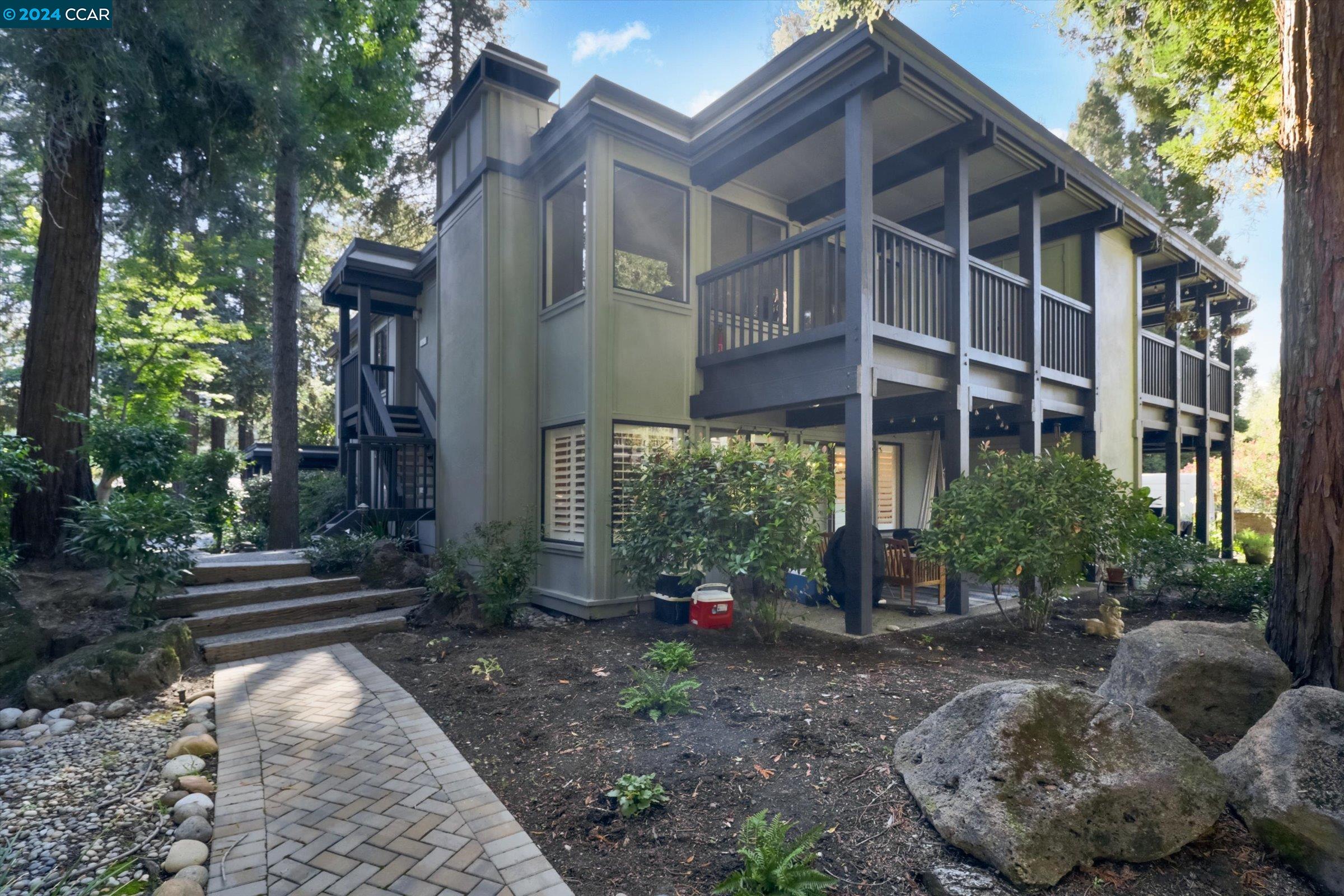 More Details about MLS # 41069505 : 183 RUBICON CIR