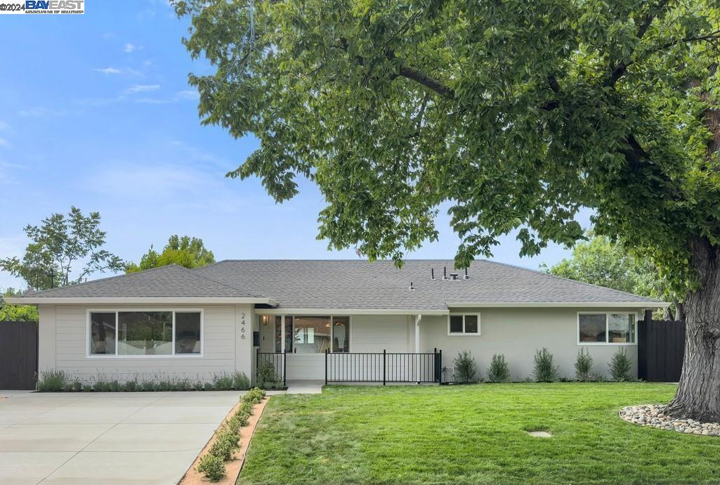 2466 Geraldine Dr