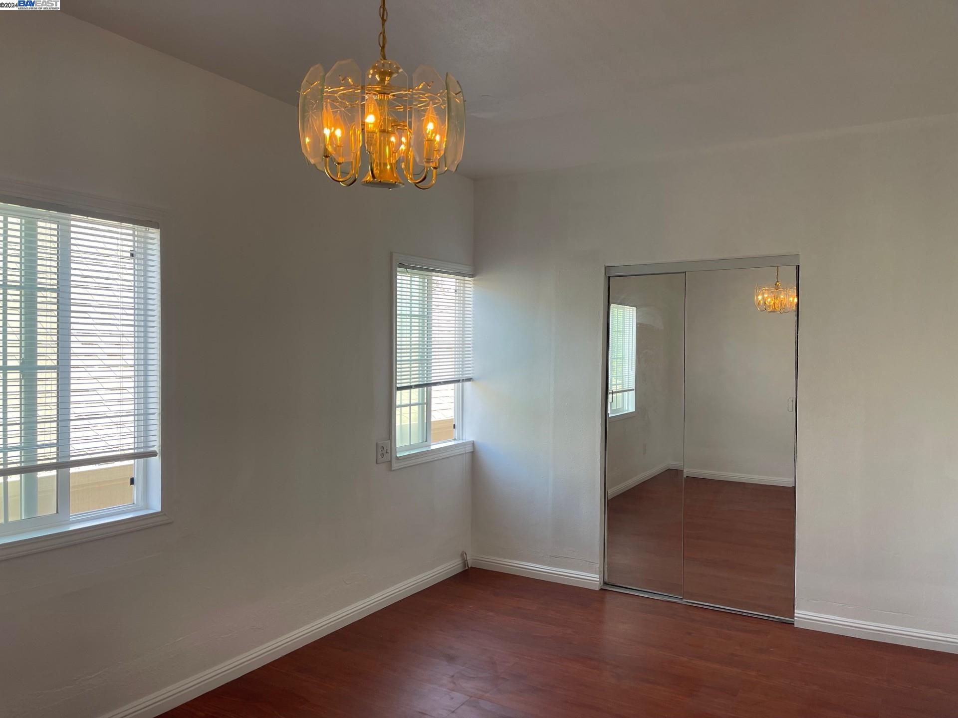 Detail Gallery Image 9 of 25 For 1049 55th St, Oakland,  CA 94608 - – Beds | – Baths