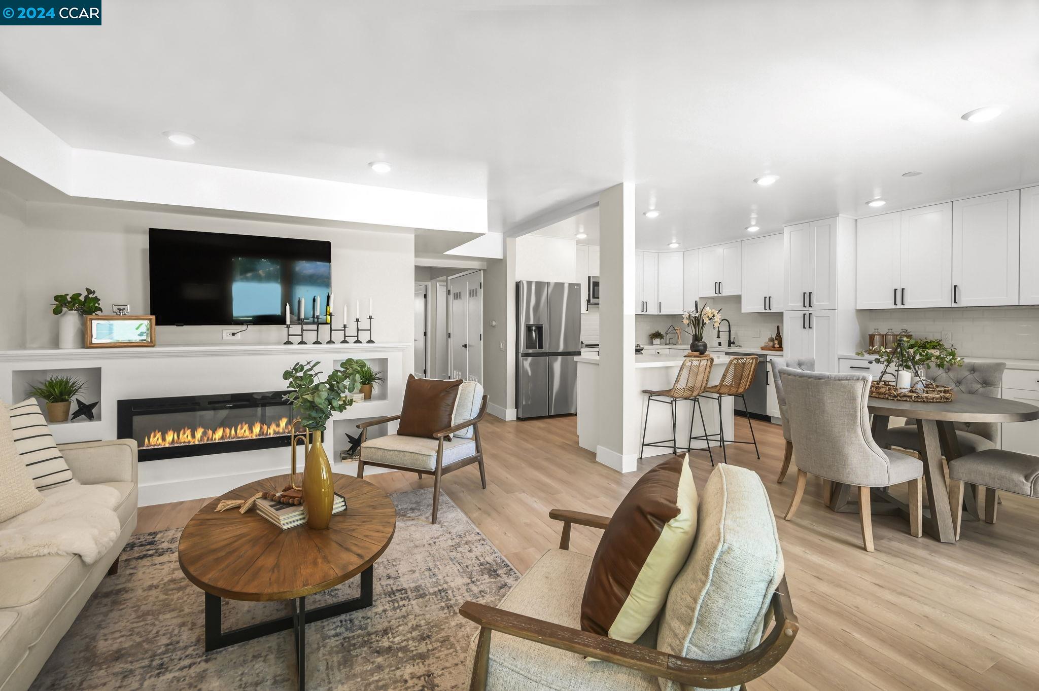 Detail Gallery Image 1 of 1 For 1816 Golden Rain Rd #6,  Walnut Creek,  CA 94595 - 2 Beds | 2 Baths