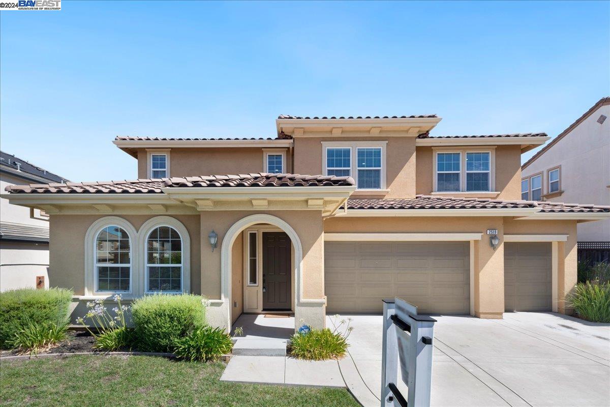 Detail Gallery Image 1 of 1 For 2519 Encanto Way, Dublin,  CA 94568-2685 - 5 Beds | 3/1 Baths