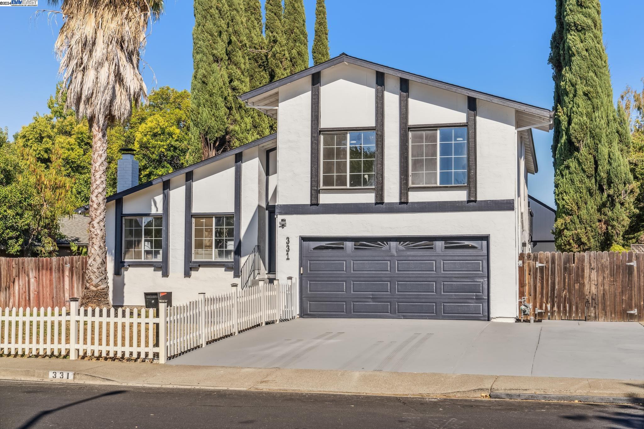 Detail Gallery Image 1 of 1 For 331 Royal Oaks Dr, Vacaville,  CA 95687 - 4 Beds | 3/1 Baths