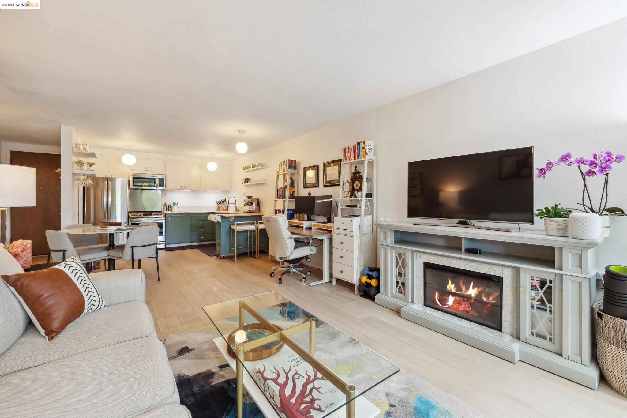 More Details about MLS # 41069776 : 4101 HOWE ST # 308
