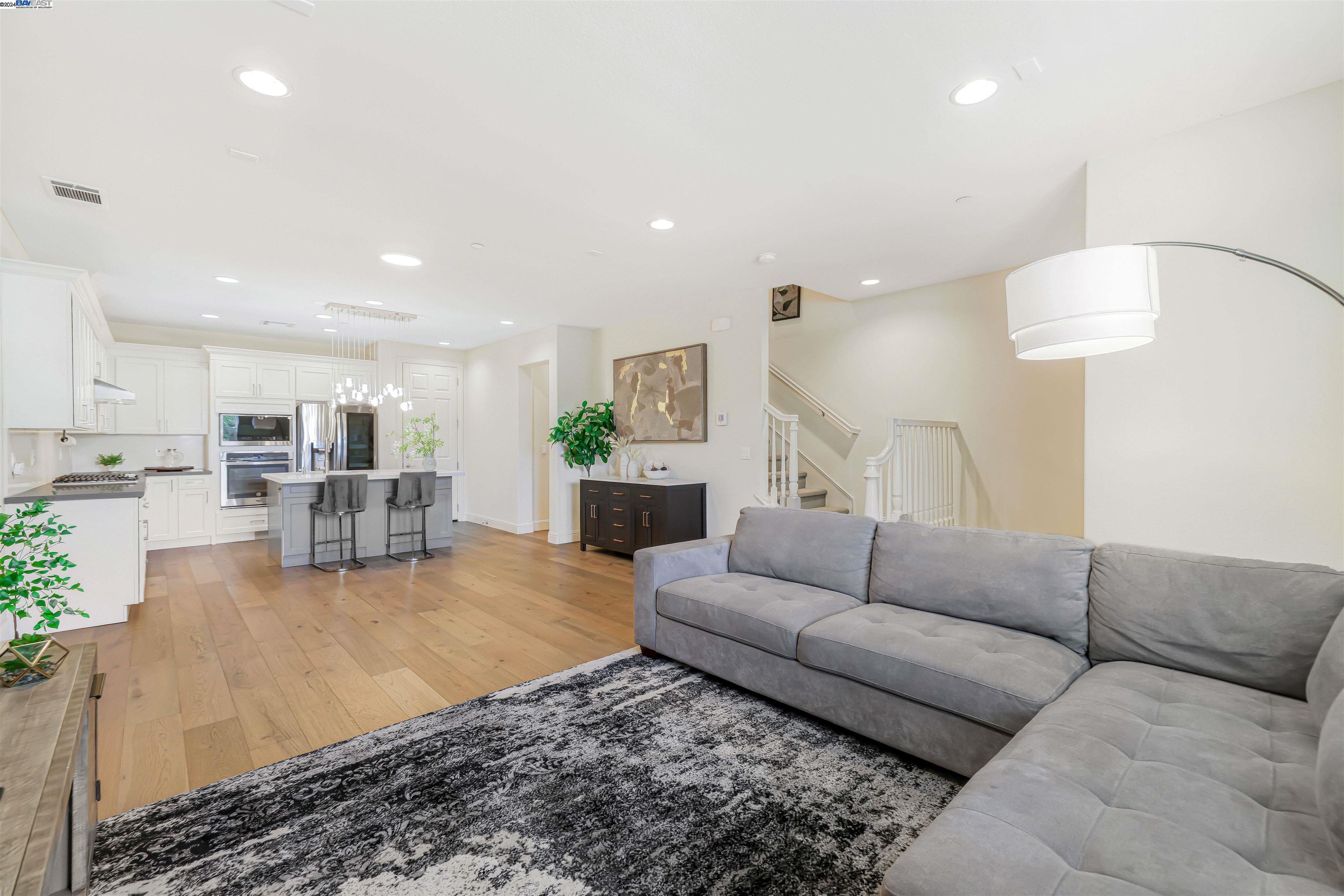 Photo #5: 41069781 Listing 