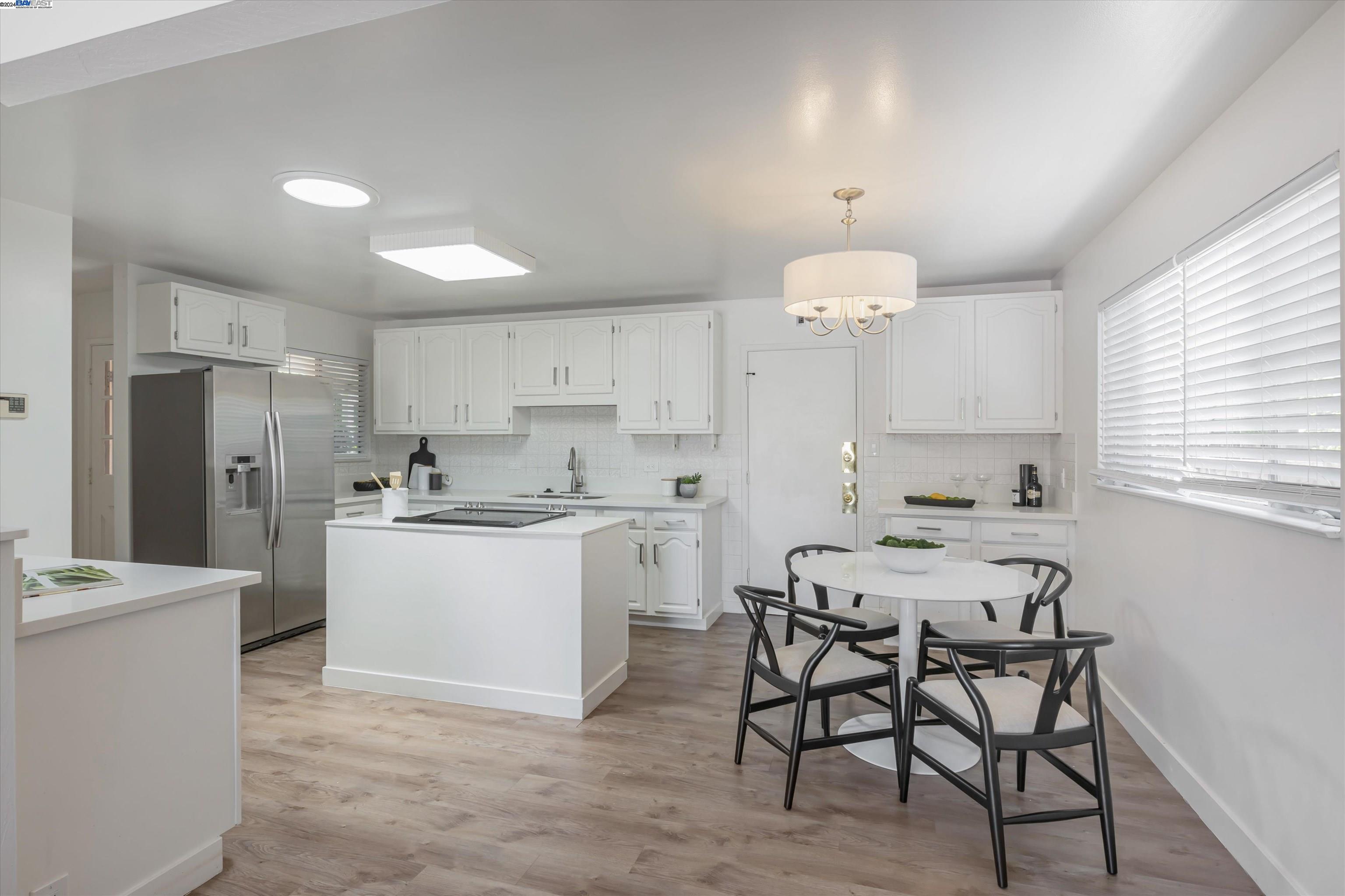 Detail Gallery Image 16 of 36 For 1943 Vining Dr, San Leandro,  CA 94579 - 3 Beds | 2 Baths