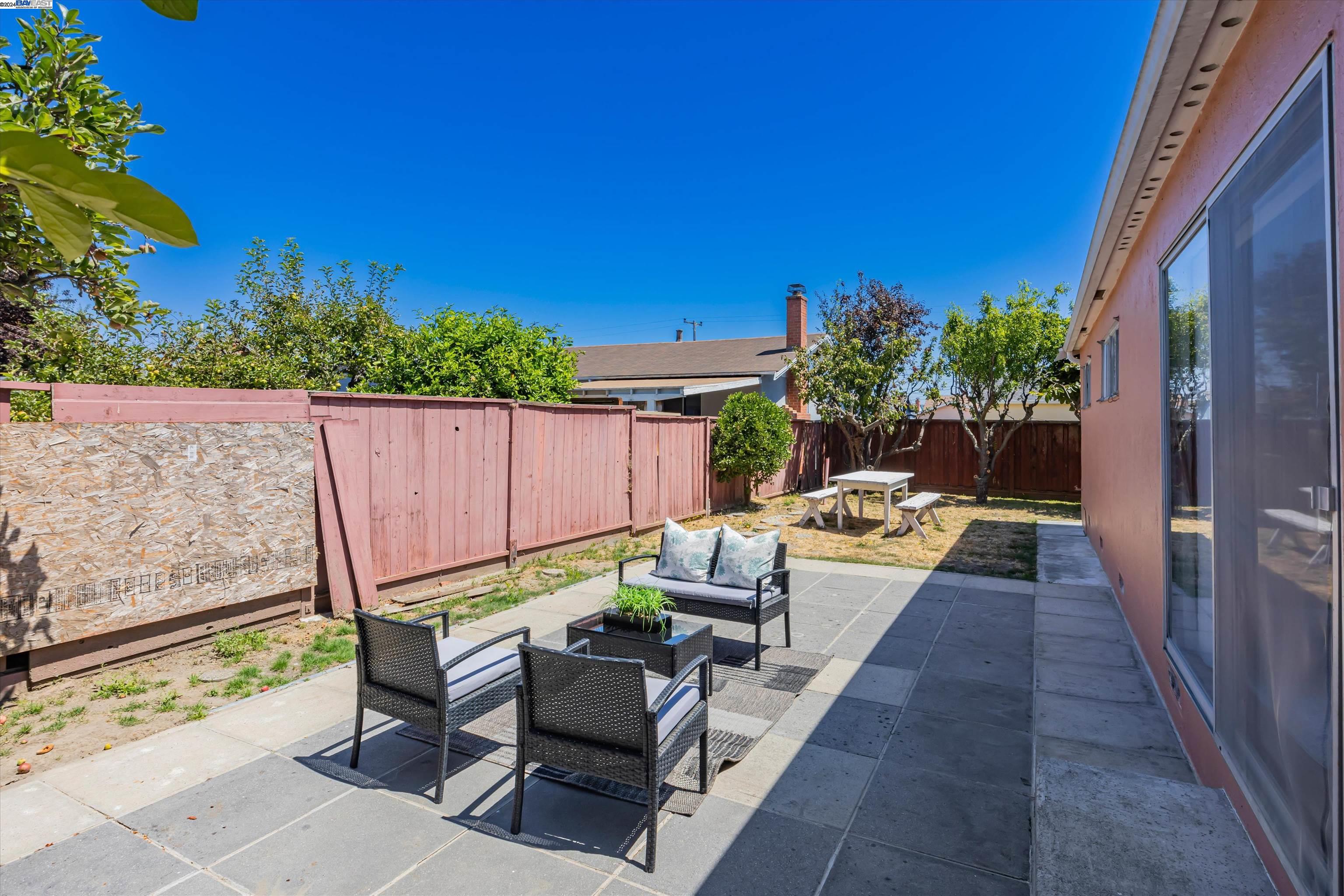 Detail Gallery Image 31 of 36 For 1943 Vining Dr, San Leandro,  CA 94579 - 3 Beds | 2 Baths