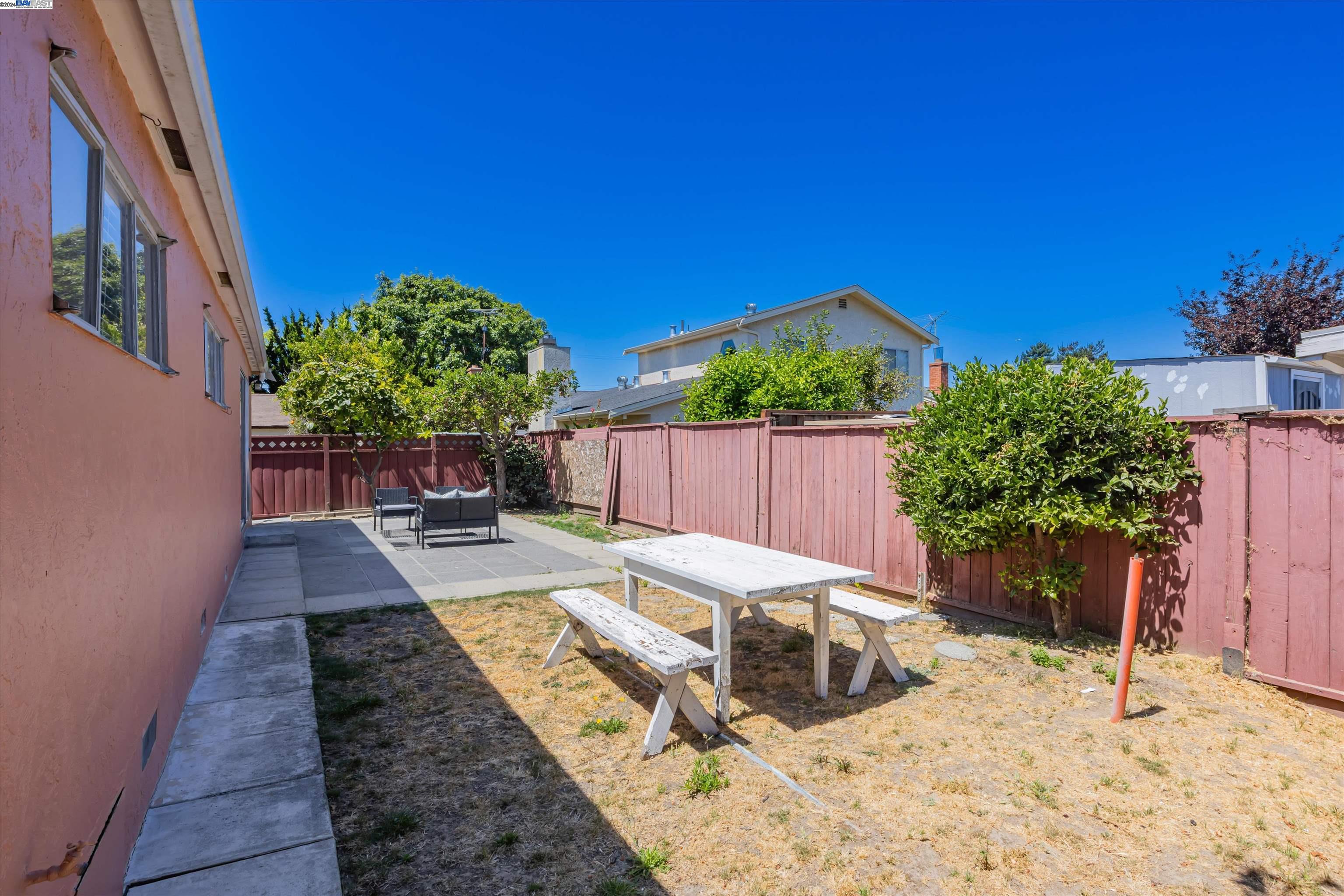 Detail Gallery Image 35 of 36 For 1943 Vining Dr, San Leandro,  CA 94579 - 3 Beds | 2 Baths
