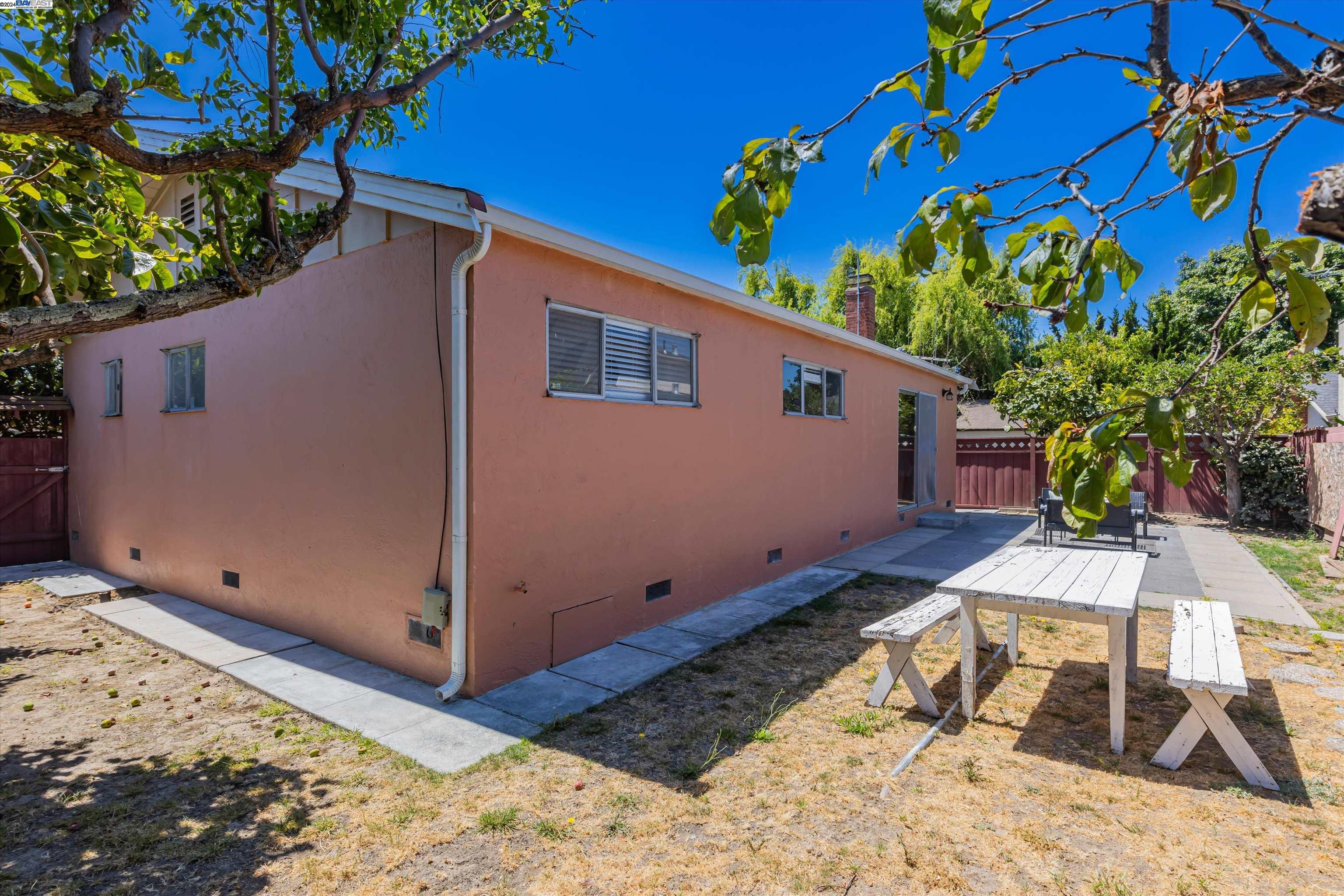 Detail Gallery Image 36 of 36 For 1943 Vining Dr, San Leandro,  CA 94579 - 3 Beds | 2 Baths