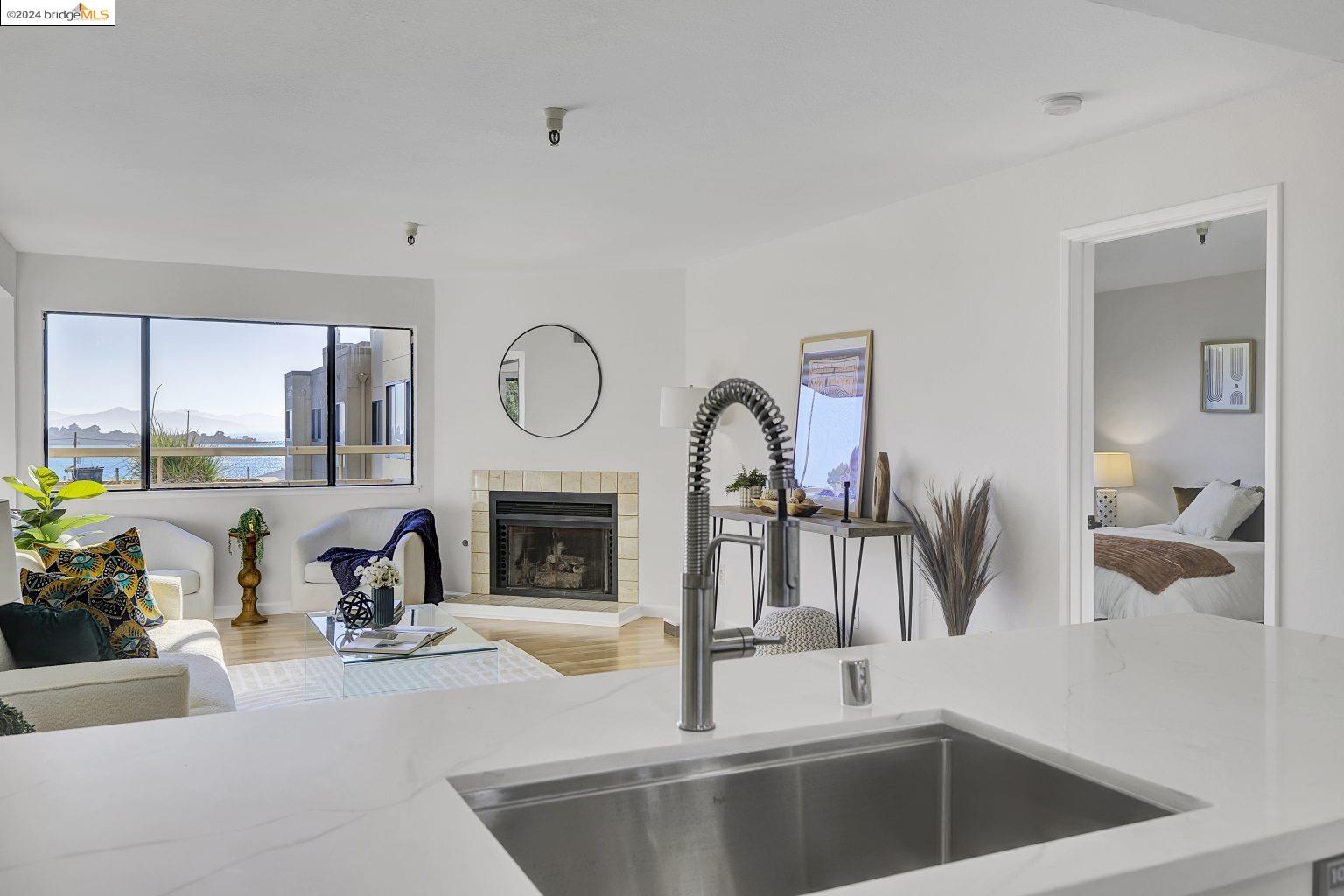 Detail Gallery Image 14 of 59 For 545 Pierce St #2112,  Albany,  CA 94706 - 2 Beds | 2 Baths