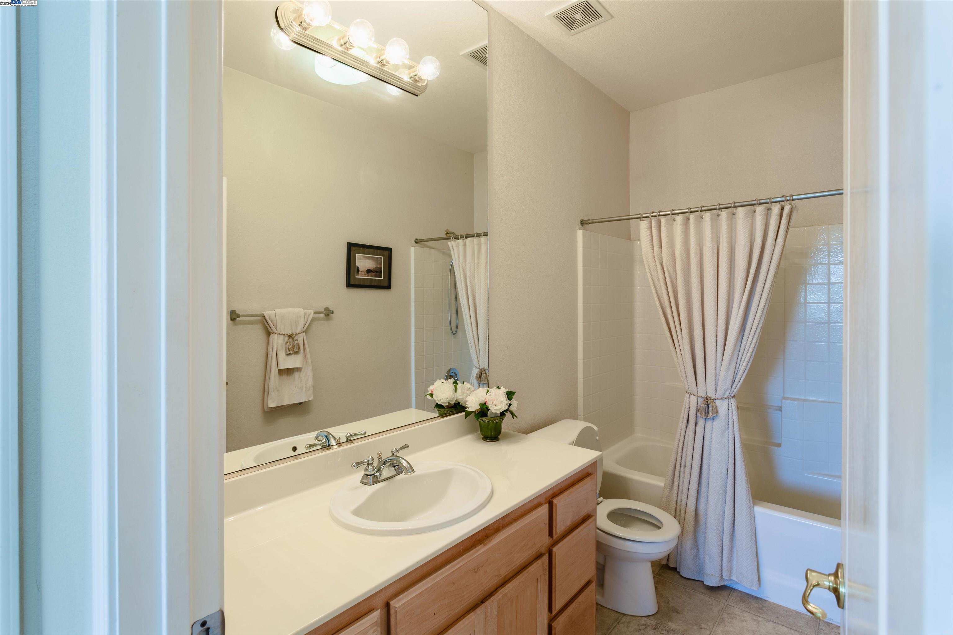 Detail Gallery Image 39 of 60 For 1343 Olivia Ct, Tracy,  CA 95377 - 5 Beds | 3/1 Baths