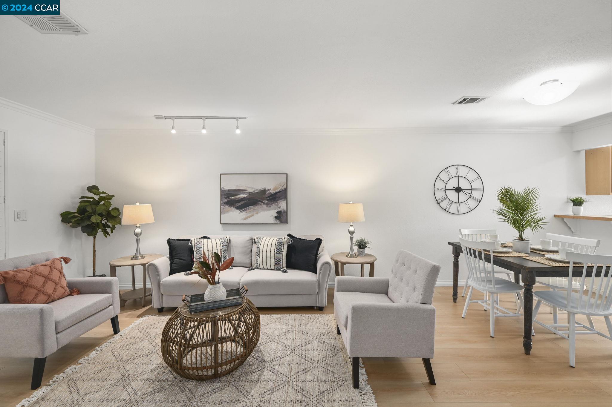 Photo #5: 41069857 Listing 