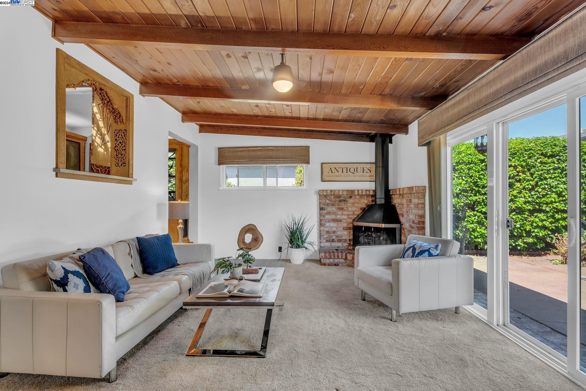 Detail Gallery Image 1 of 1 For 356 Saint George St, Hayward,  CA 94541 - 3 Beds | 2 Baths