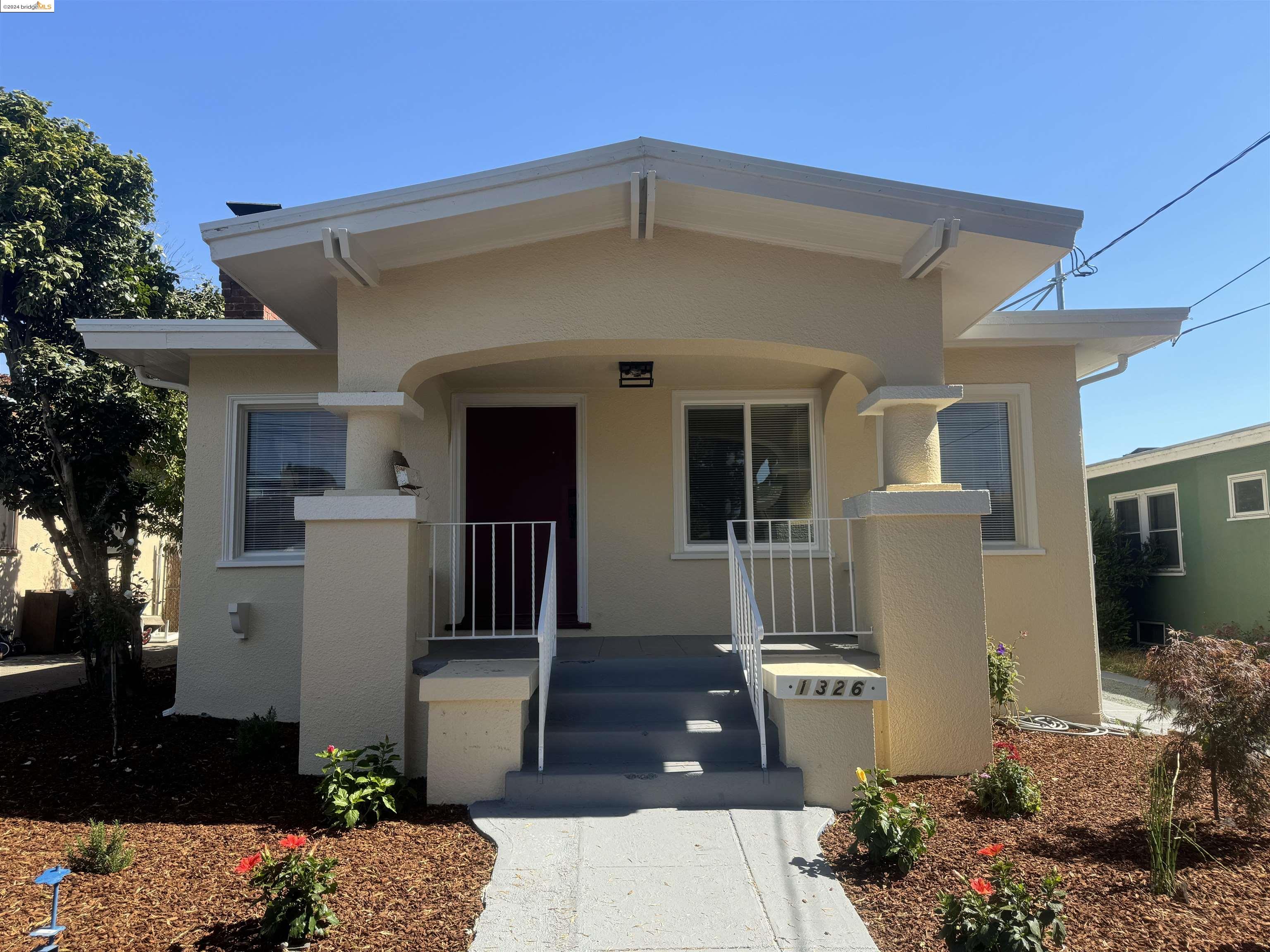 Detail Gallery Image 1 of 1 For 1326 Blake Street, Berkeley,  CA 94702 - 5 Beds | 2 Baths