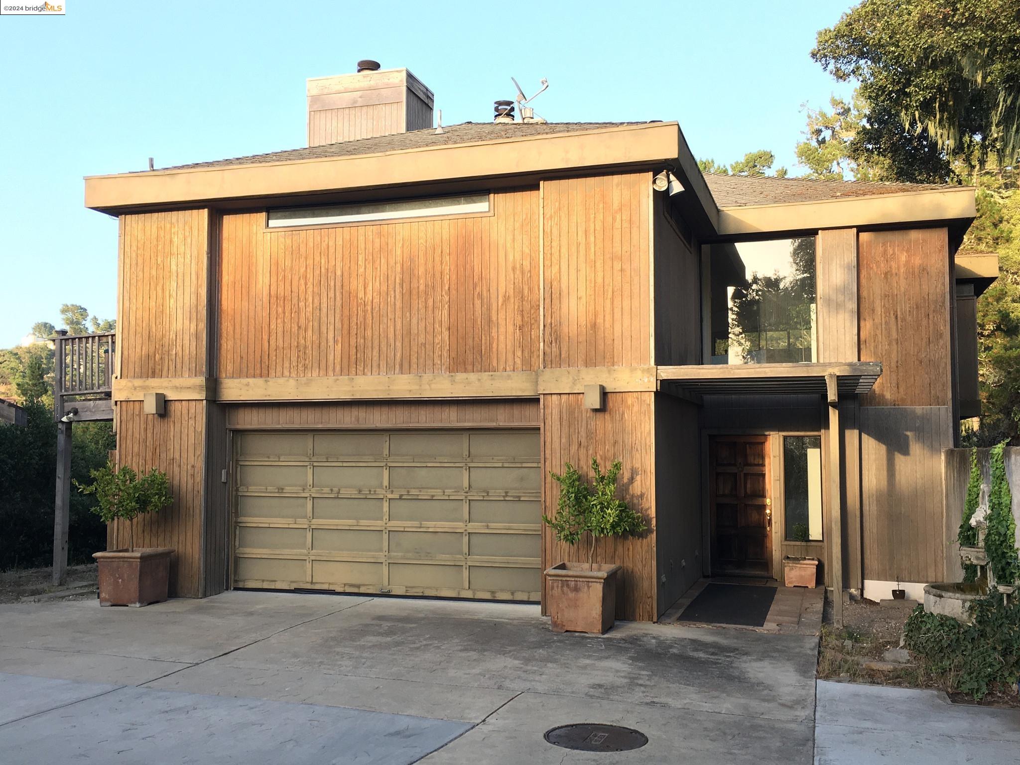 Detail Gallery Image 1 of 38 For 25435 Hidden Mesa Rd, Monterey,  CA 93940 - 3 Beds | 2/1 Baths