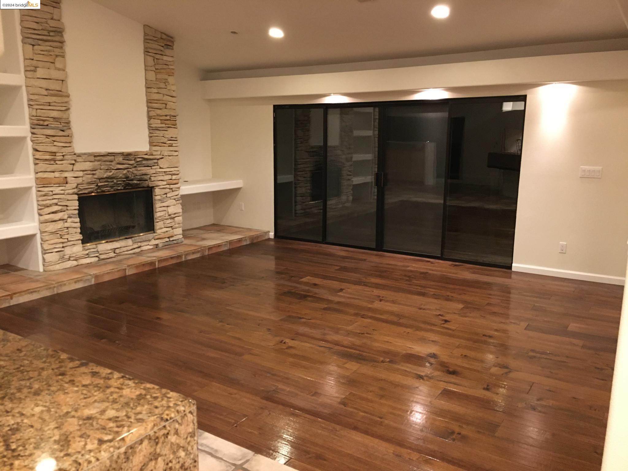 Detail Gallery Image 11 of 38 For 25435 Hidden Mesa Rd, Monterey,  CA 93940 - 3 Beds | 2/1 Baths