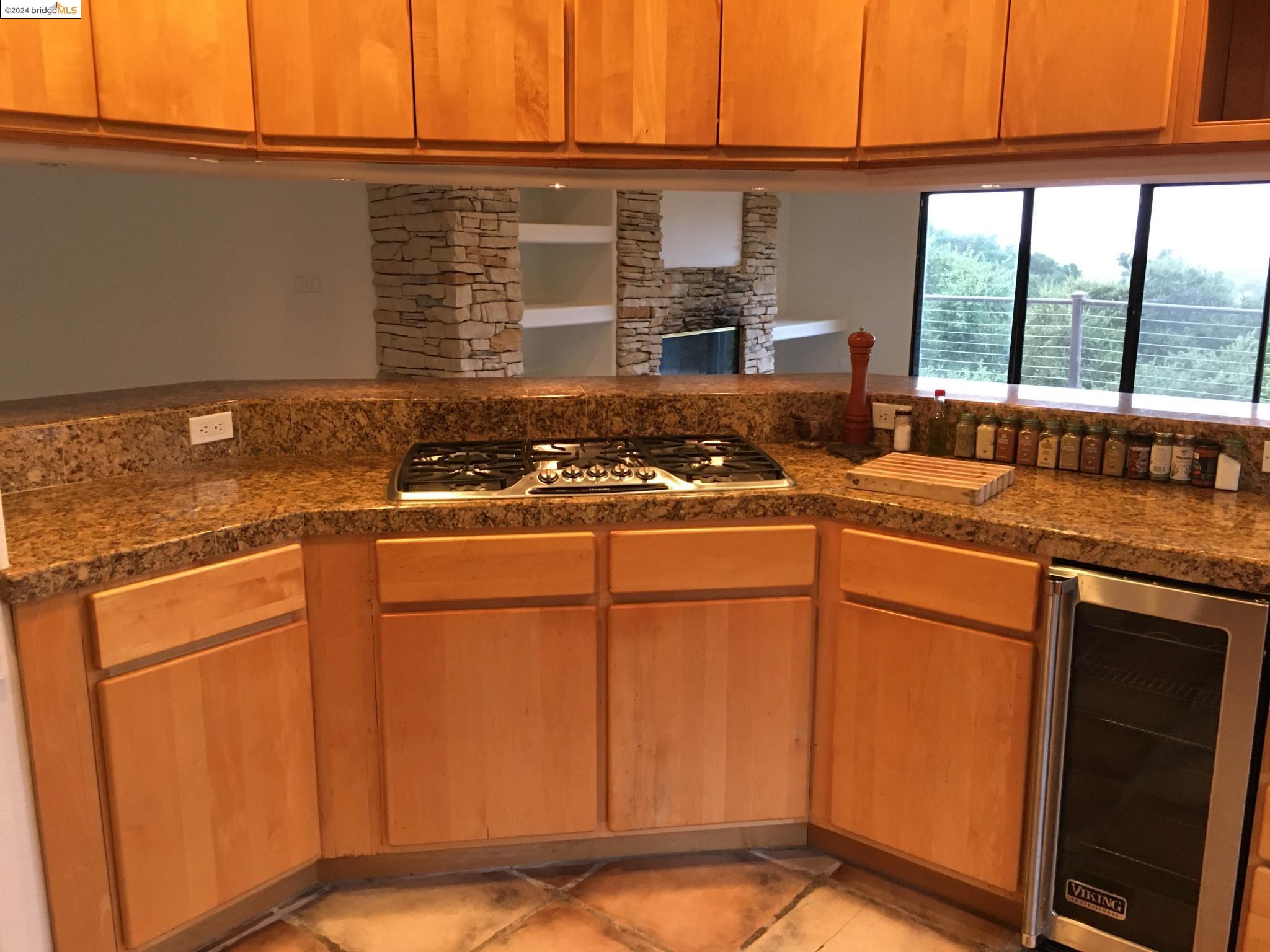 Detail Gallery Image 15 of 38 For 25435 Hidden Mesa Rd, Monterey,  CA 93940 - 3 Beds | 2/1 Baths
