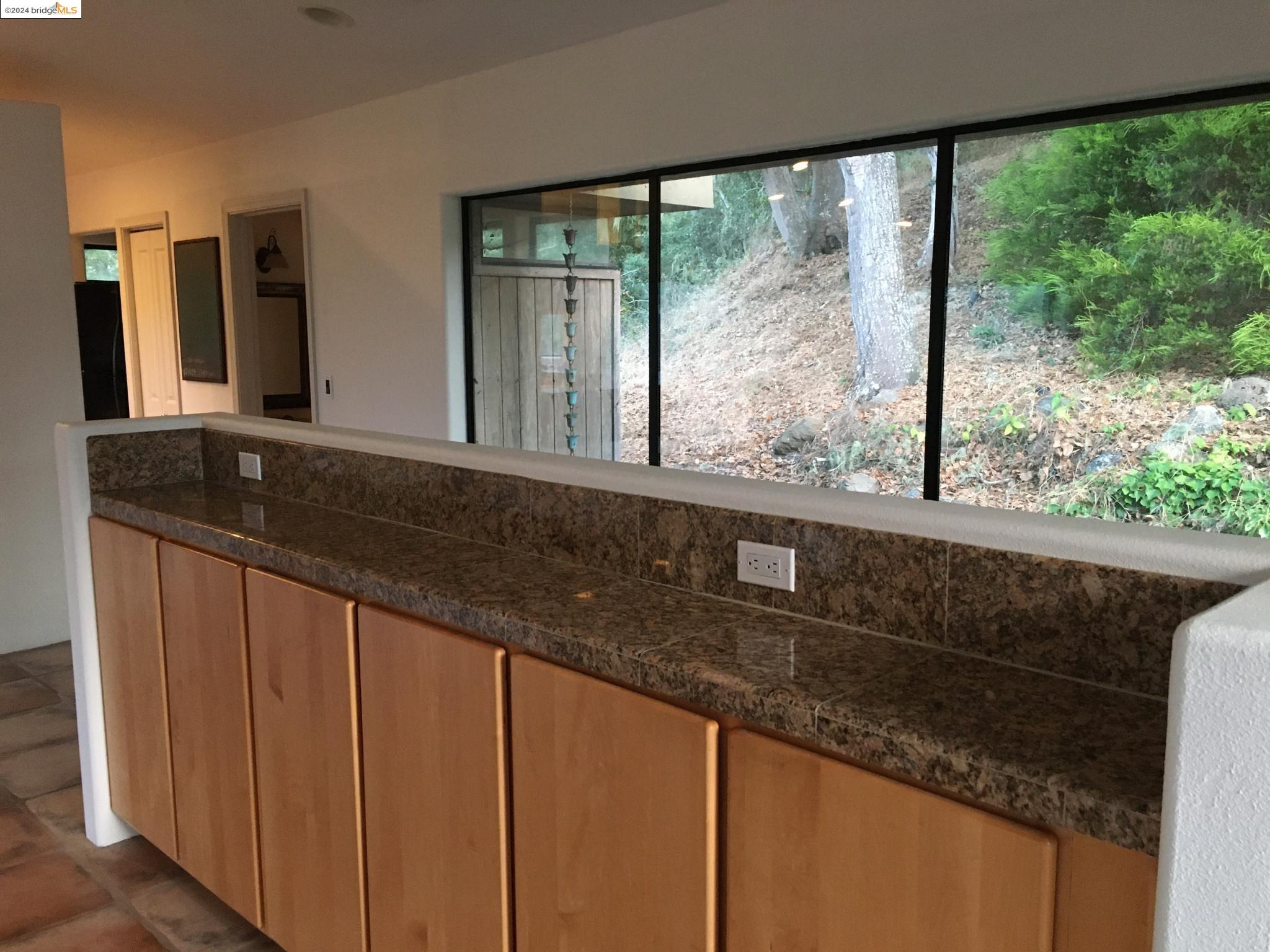 Detail Gallery Image 18 of 38 For 25435 Hidden Mesa Rd, Monterey,  CA 93940 - 3 Beds | 2/1 Baths