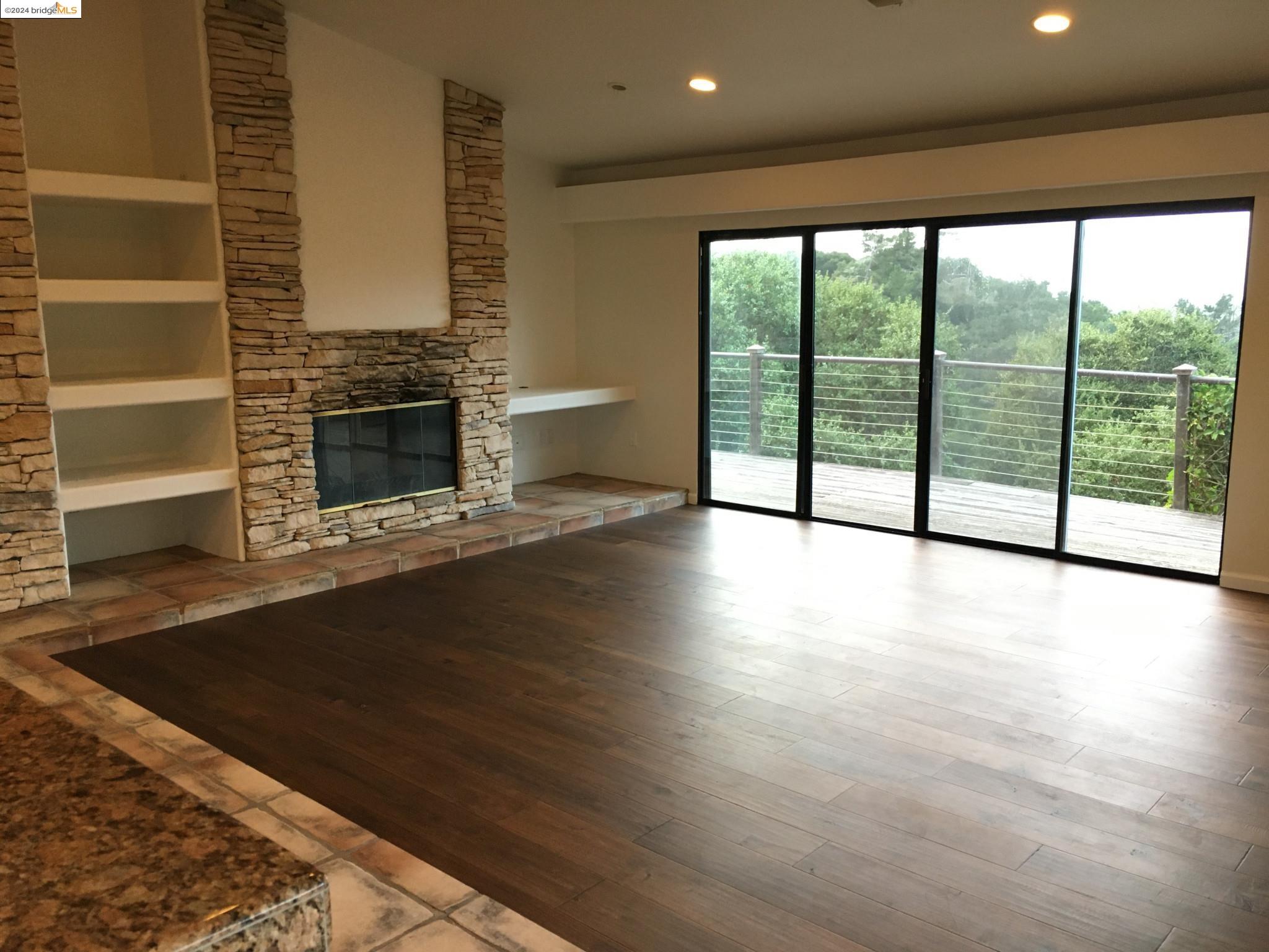 Detail Gallery Image 3 of 38 For 25435 Hidden Mesa Rd, Monterey,  CA 93940 - 3 Beds | 2/1 Baths