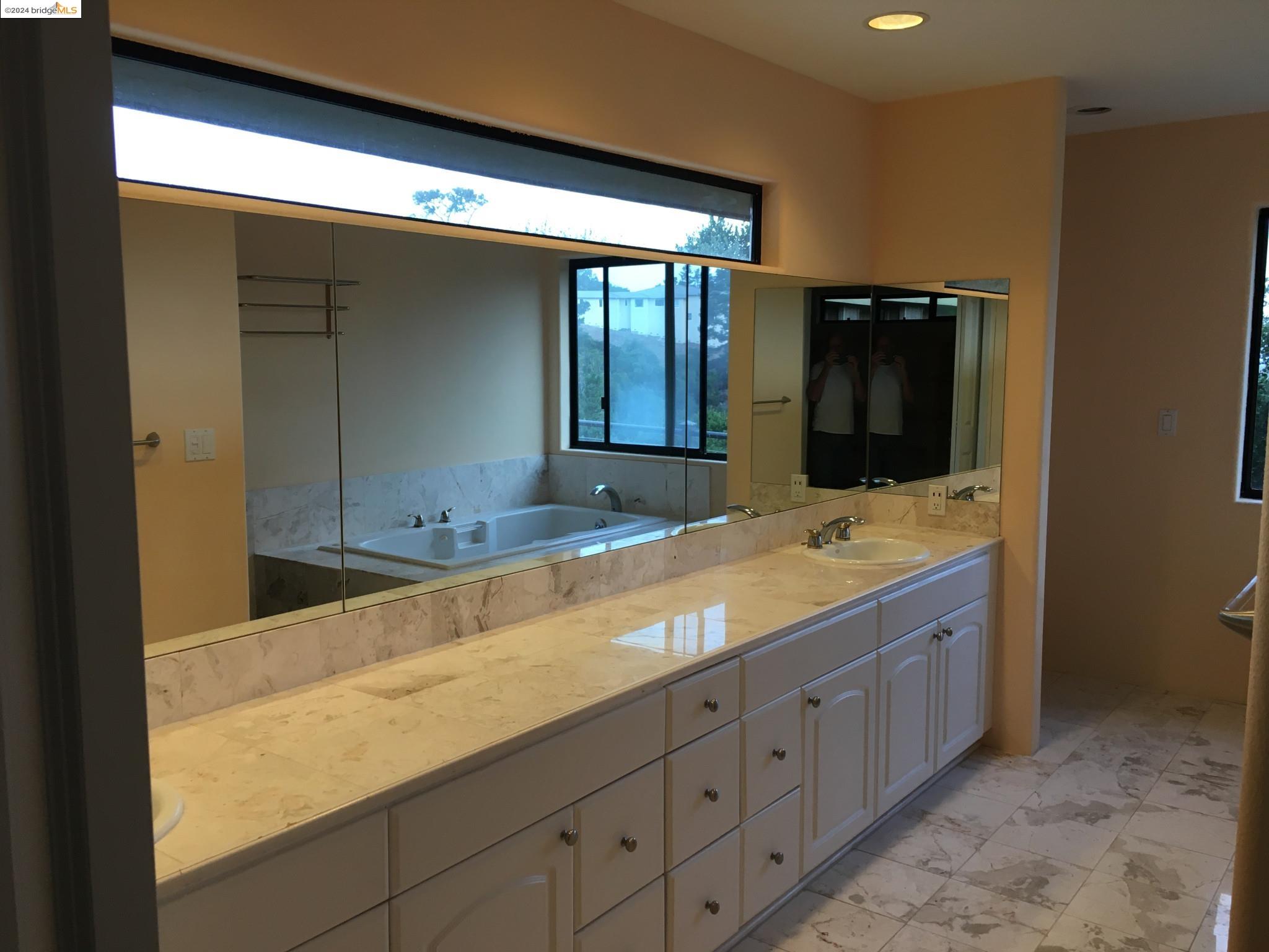Detail Gallery Image 25 of 38 For 25435 Hidden Mesa Rd, Monterey,  CA 93940 - 3 Beds | 2/1 Baths