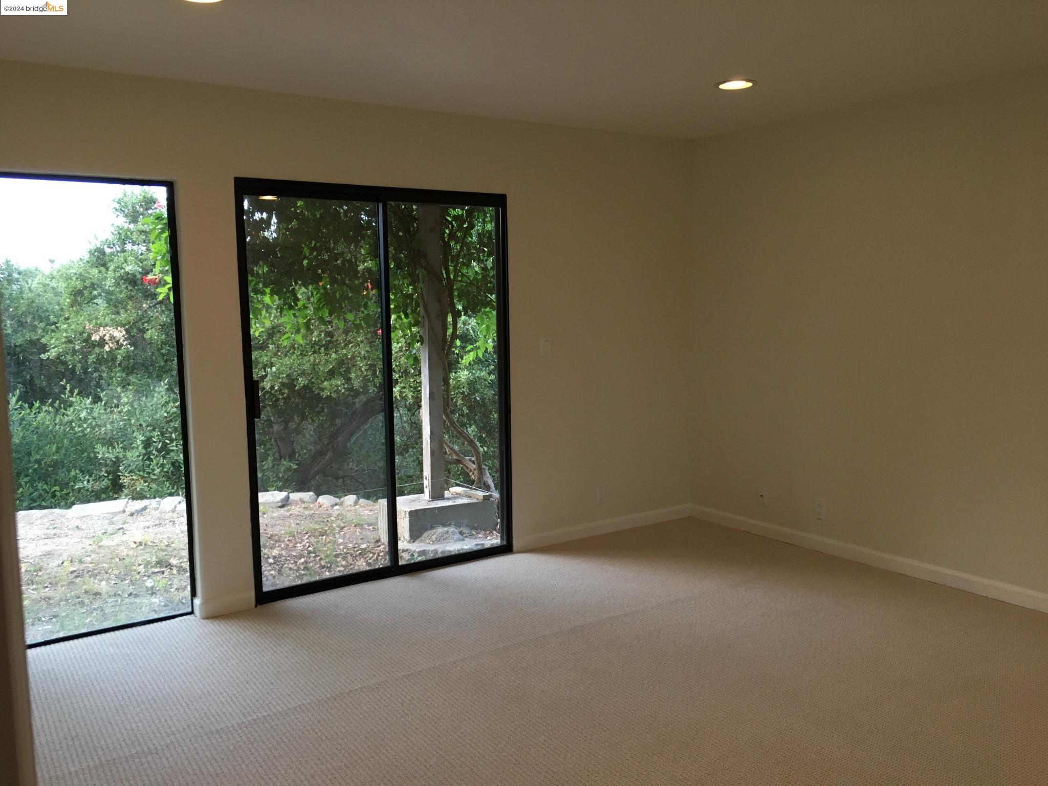 Detail Gallery Image 33 of 38 For 25435 Hidden Mesa Rd, Monterey,  CA 93940 - 3 Beds | 2/1 Baths