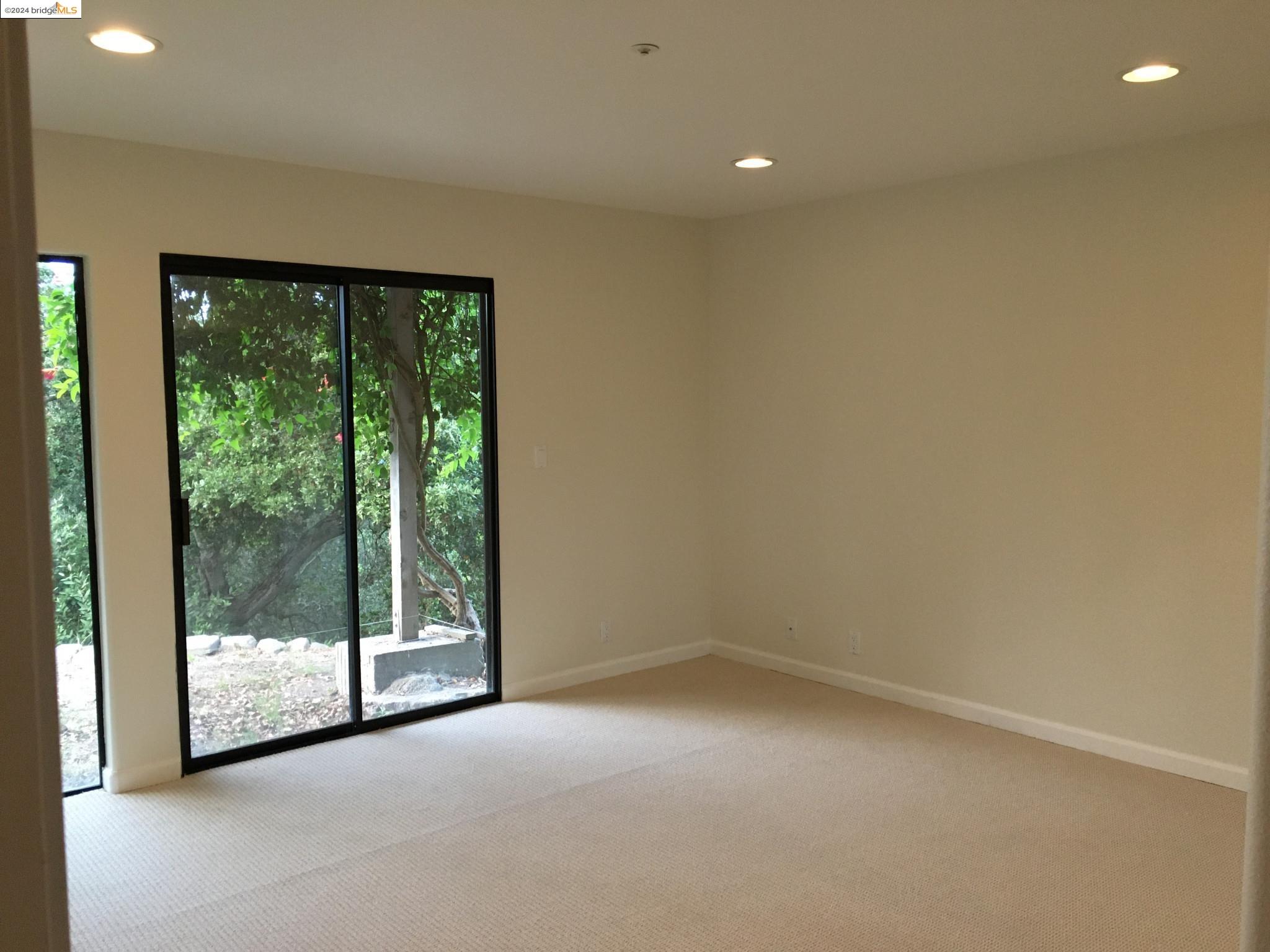 Detail Gallery Image 34 of 38 For 25435 Hidden Mesa Rd, Monterey,  CA 93940 - 3 Beds | 2/1 Baths