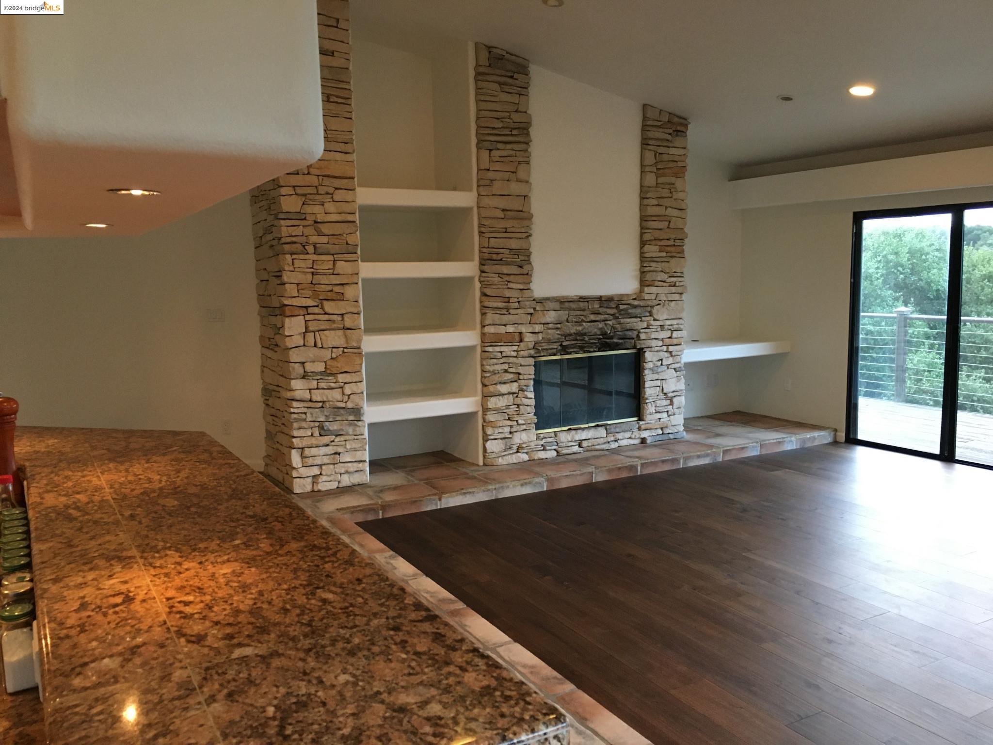 Detail Gallery Image 7 of 38 For 25435 Hidden Mesa Rd, Monterey,  CA 93940 - 3 Beds | 2/1 Baths