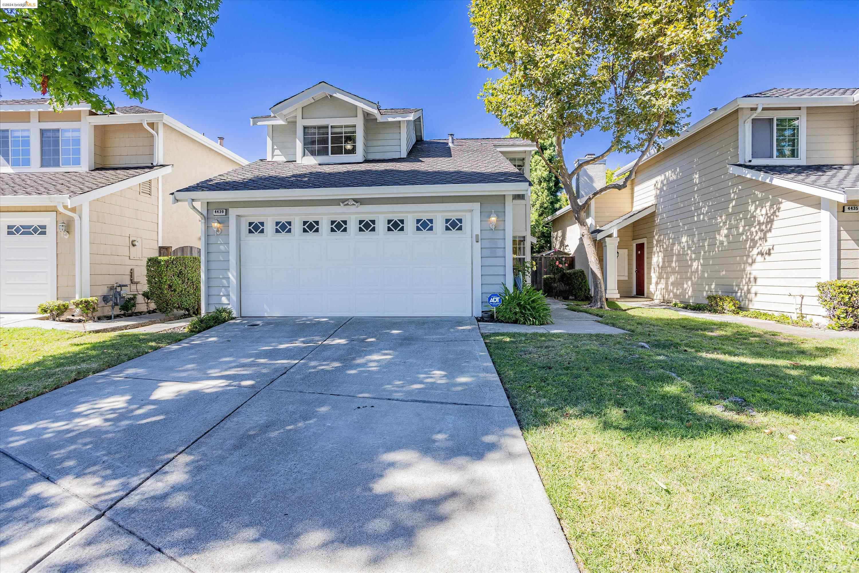 Detail Gallery Image 1 of 1 For 4439 Ashwood Cmn, Fremont,  CA 94538 - 4 Beds | 3 Baths