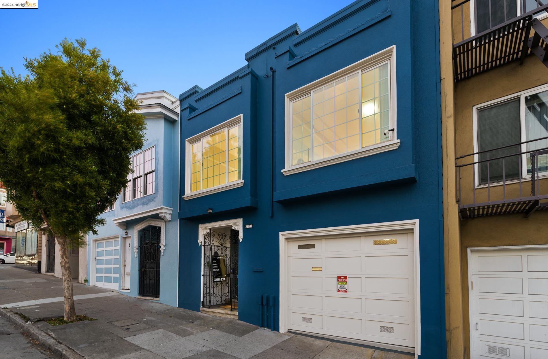 3670 Mission St