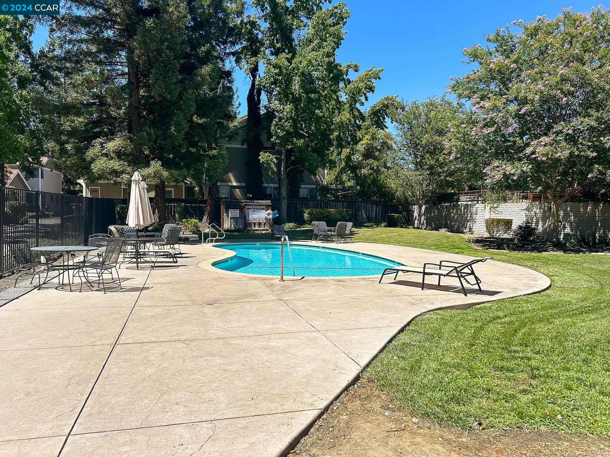 Photo #3: 41070029 Listing 