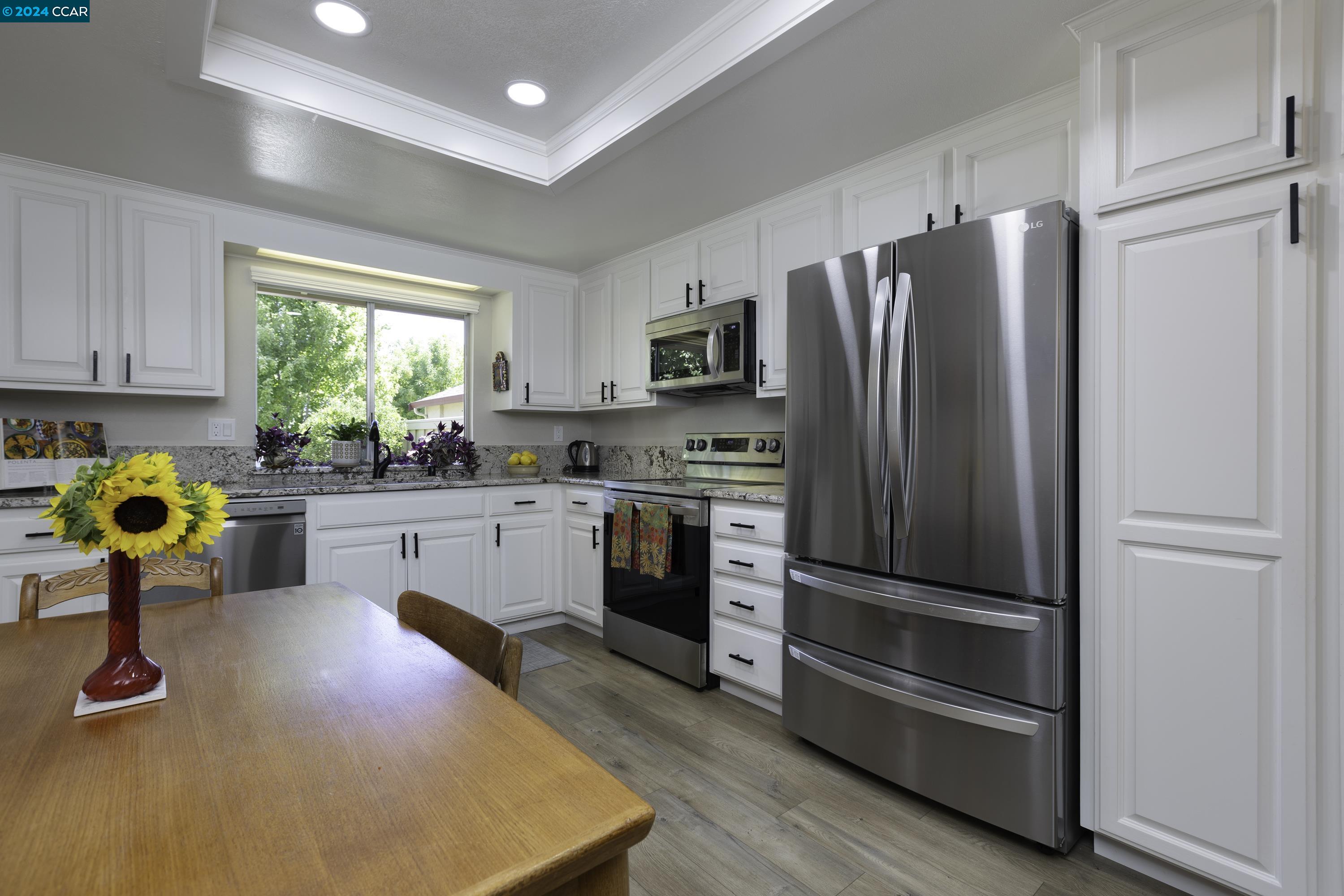 Photo #6: 41070040 Listing 