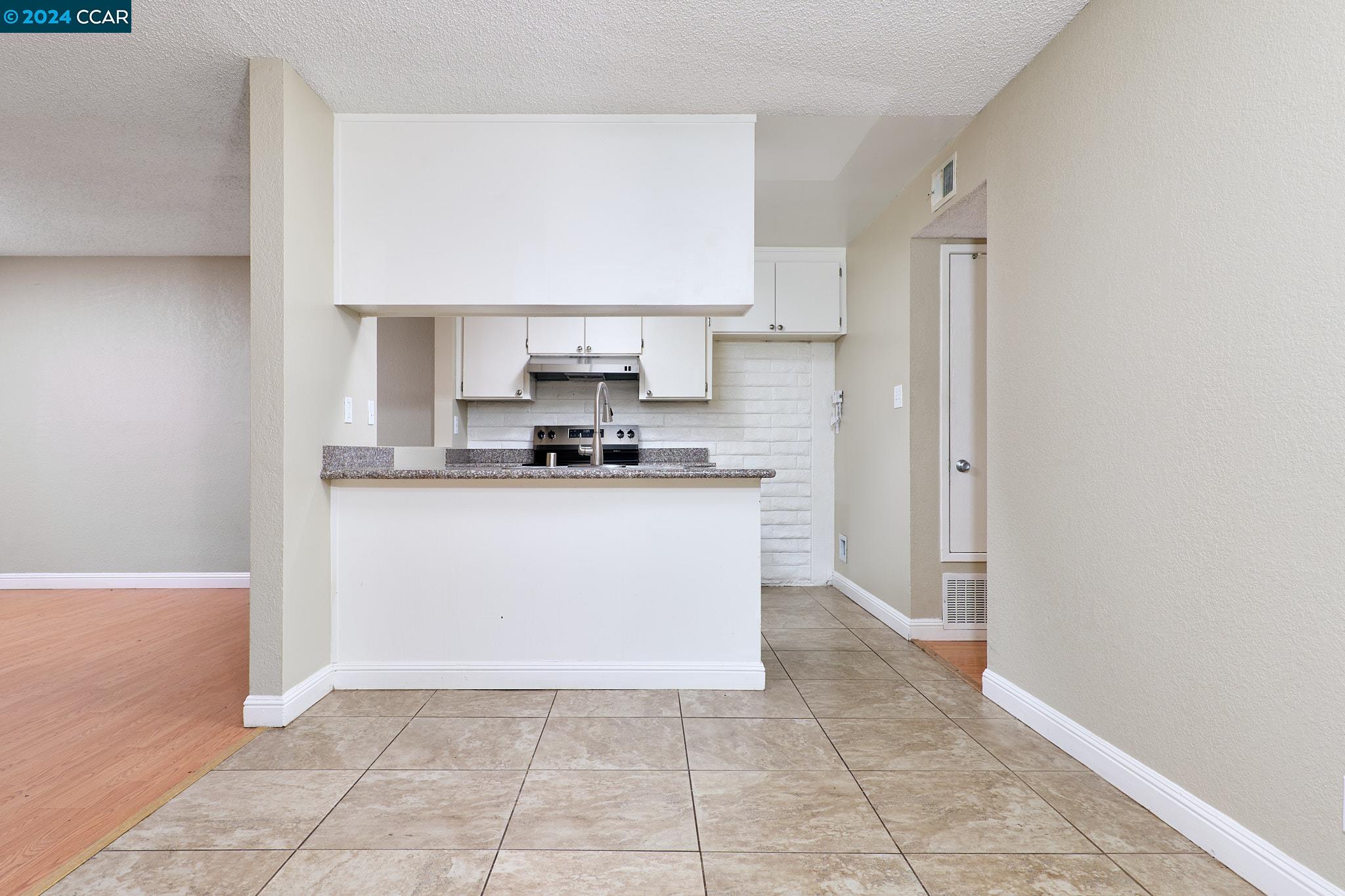 Photo #6: 41070099 Listing 
