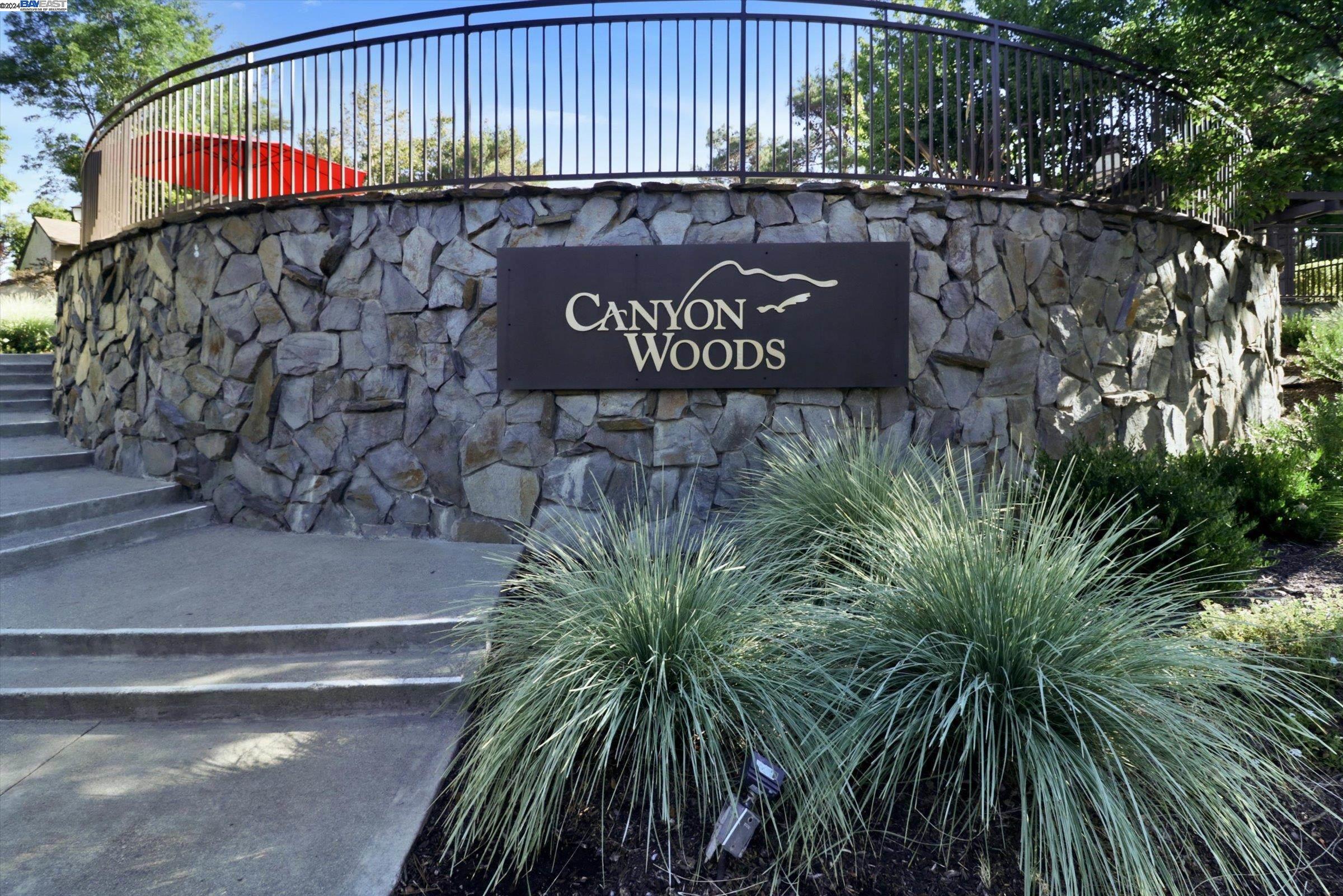 More Details about MLS # 41070109 : 410 CANYON WOODS PL