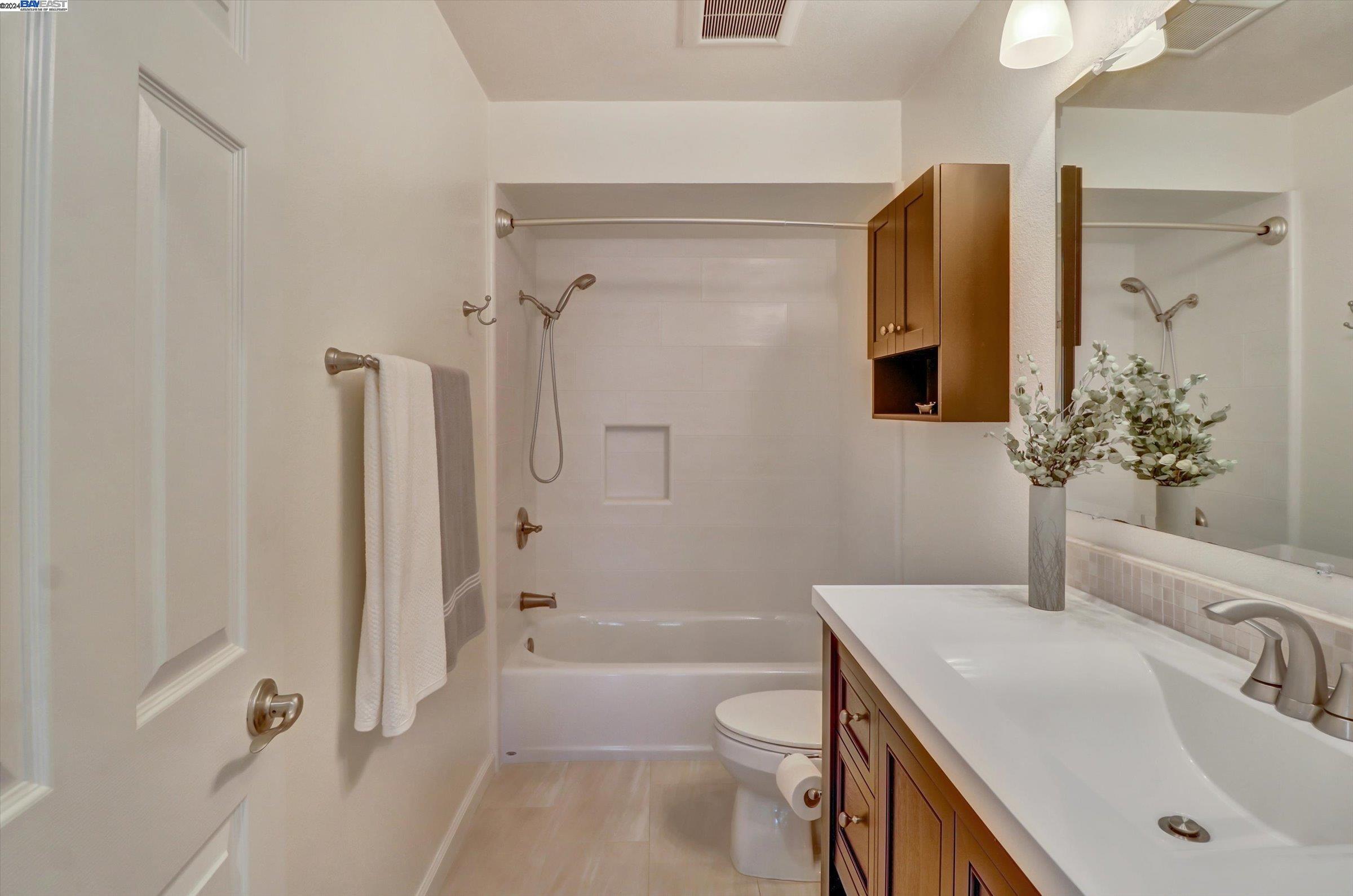 Photo #5: 41070109 Listing 
