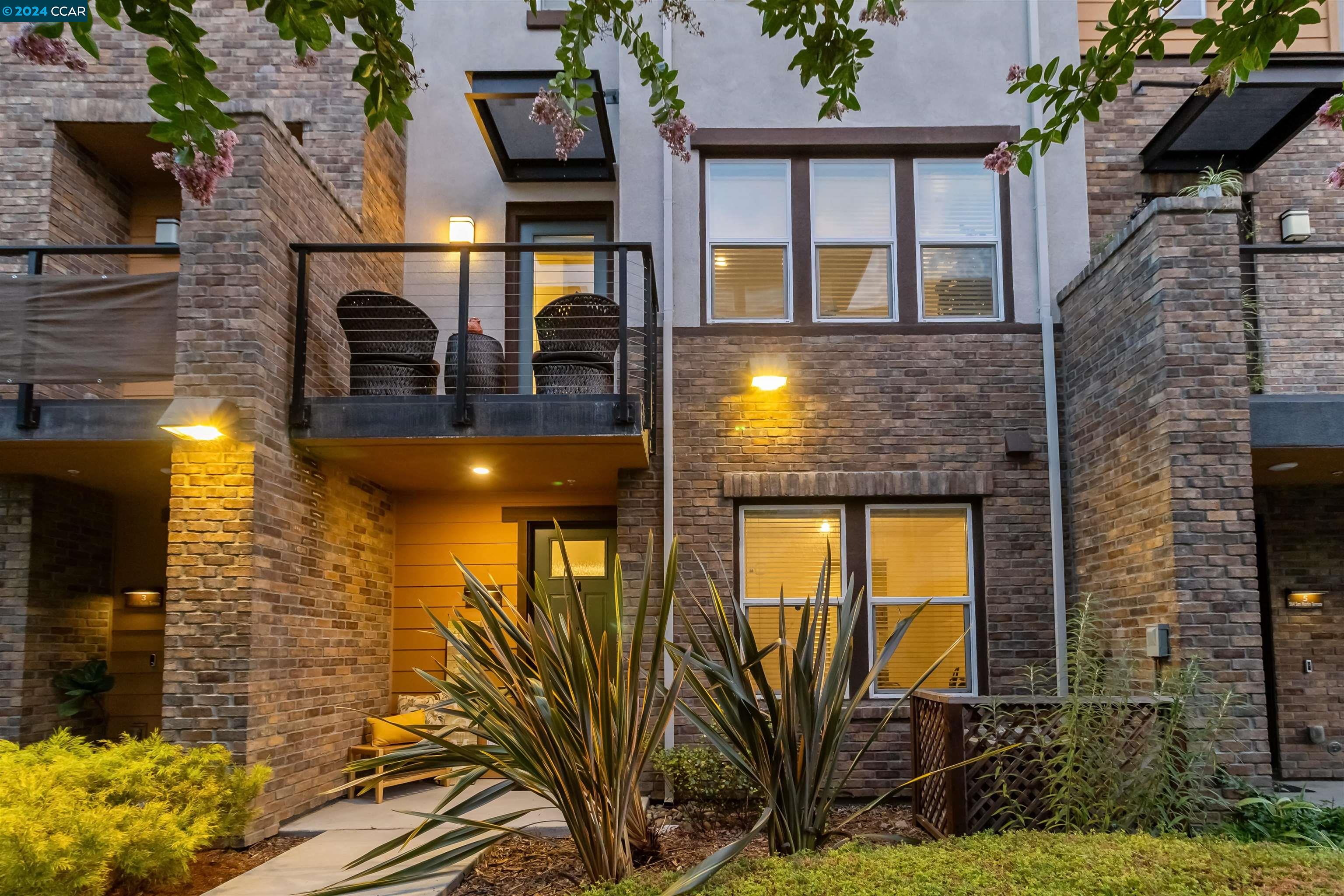 Detail Gallery Image 1 of 1 For 564 San Martin Ter #4,  Sunnyvale,  CA 94085 - 4 Beds | 3/1 Baths