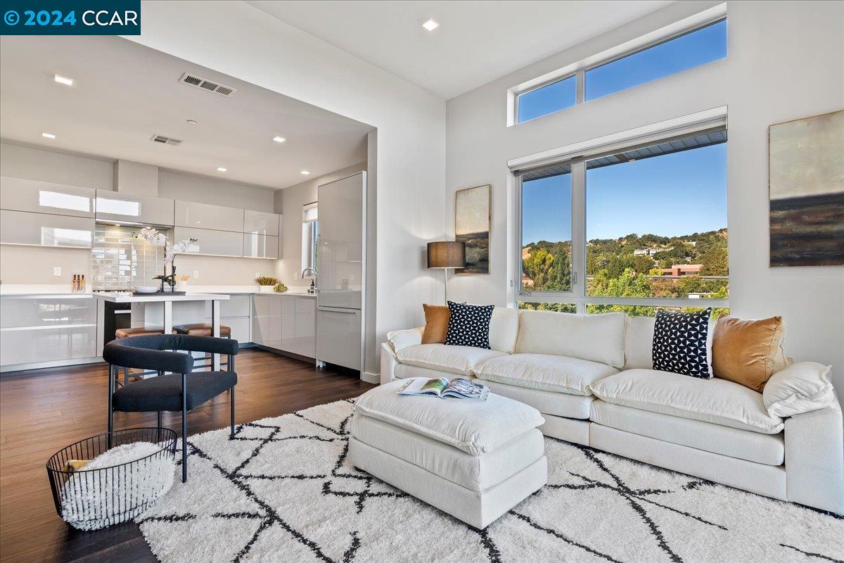 More Details about MLS # 41070130 : 1727 LACASSIE AVE # 5A