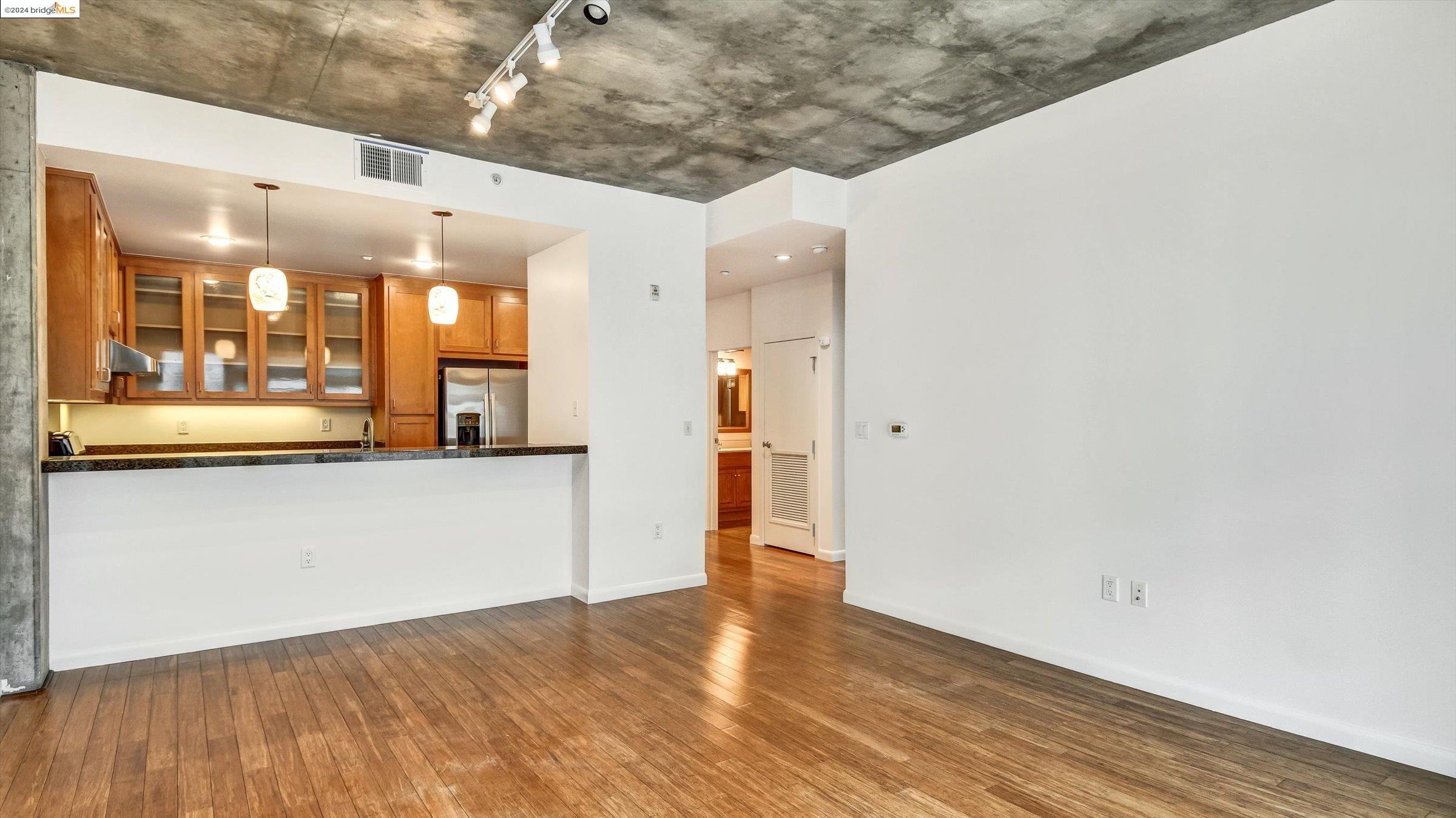 Photo #2: 41070162 Listing 