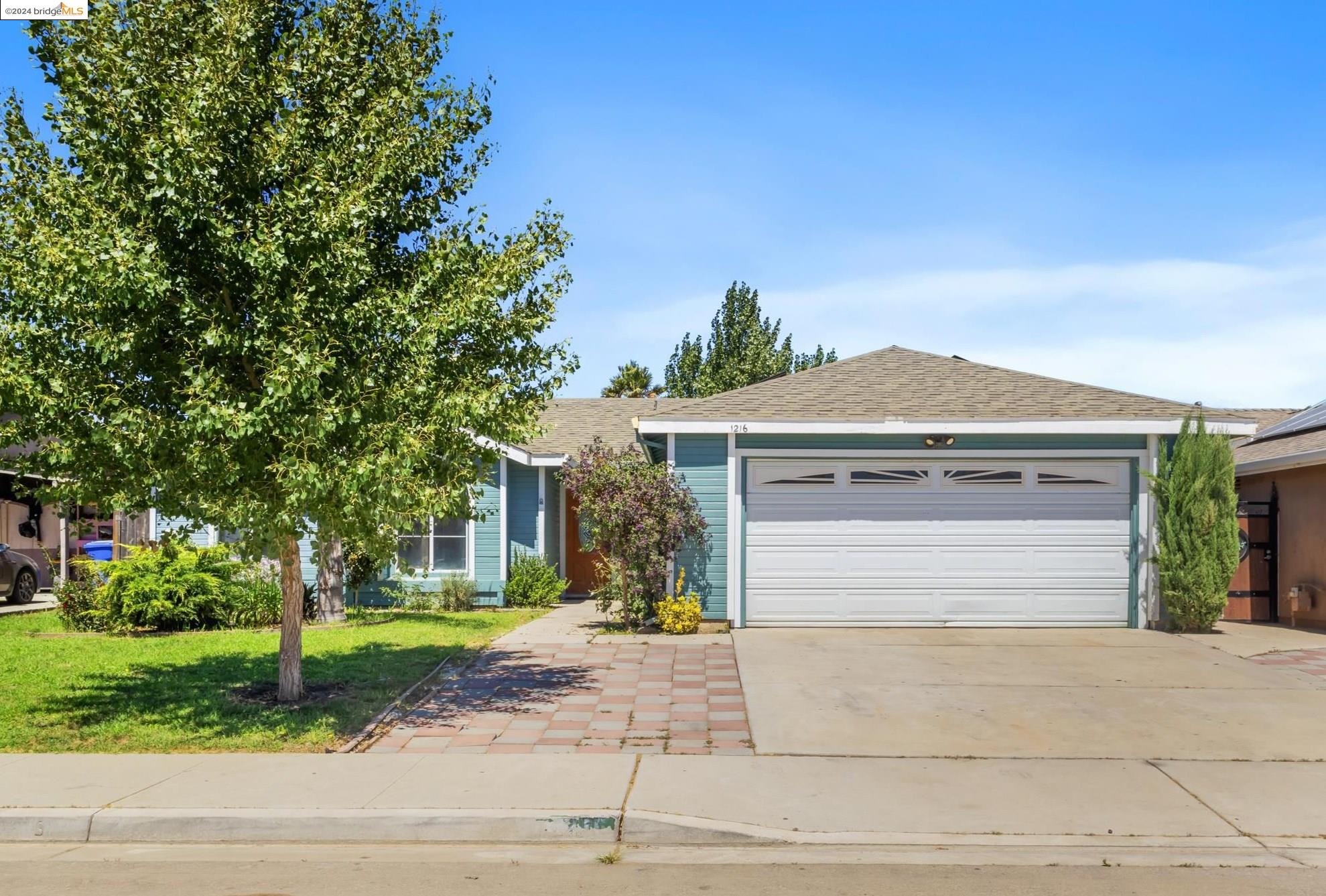 Detail Gallery Image 1 of 1 For 1216 Morris Ave, Greenfield,  CA 93927 - 4 Beds | 2 Baths