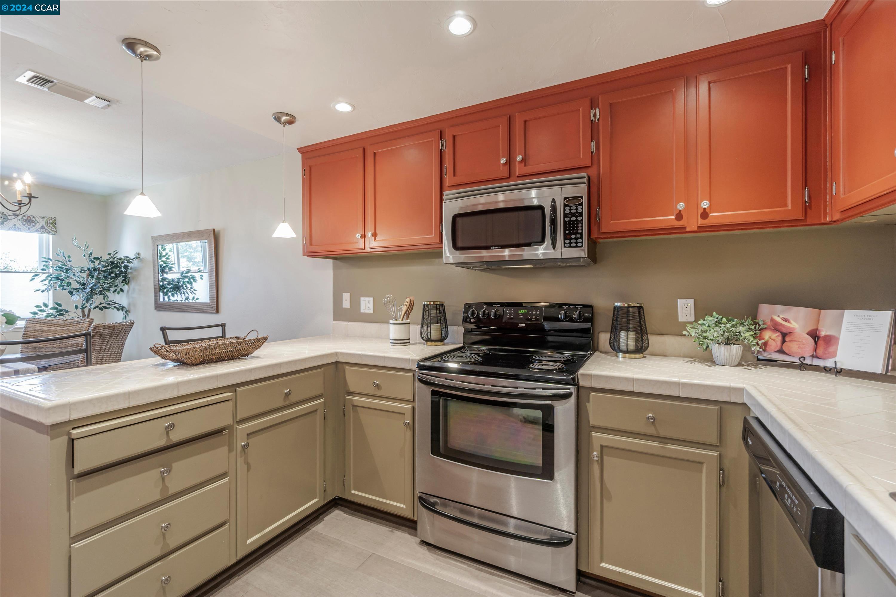 Photo #5: 41070204 Listing 