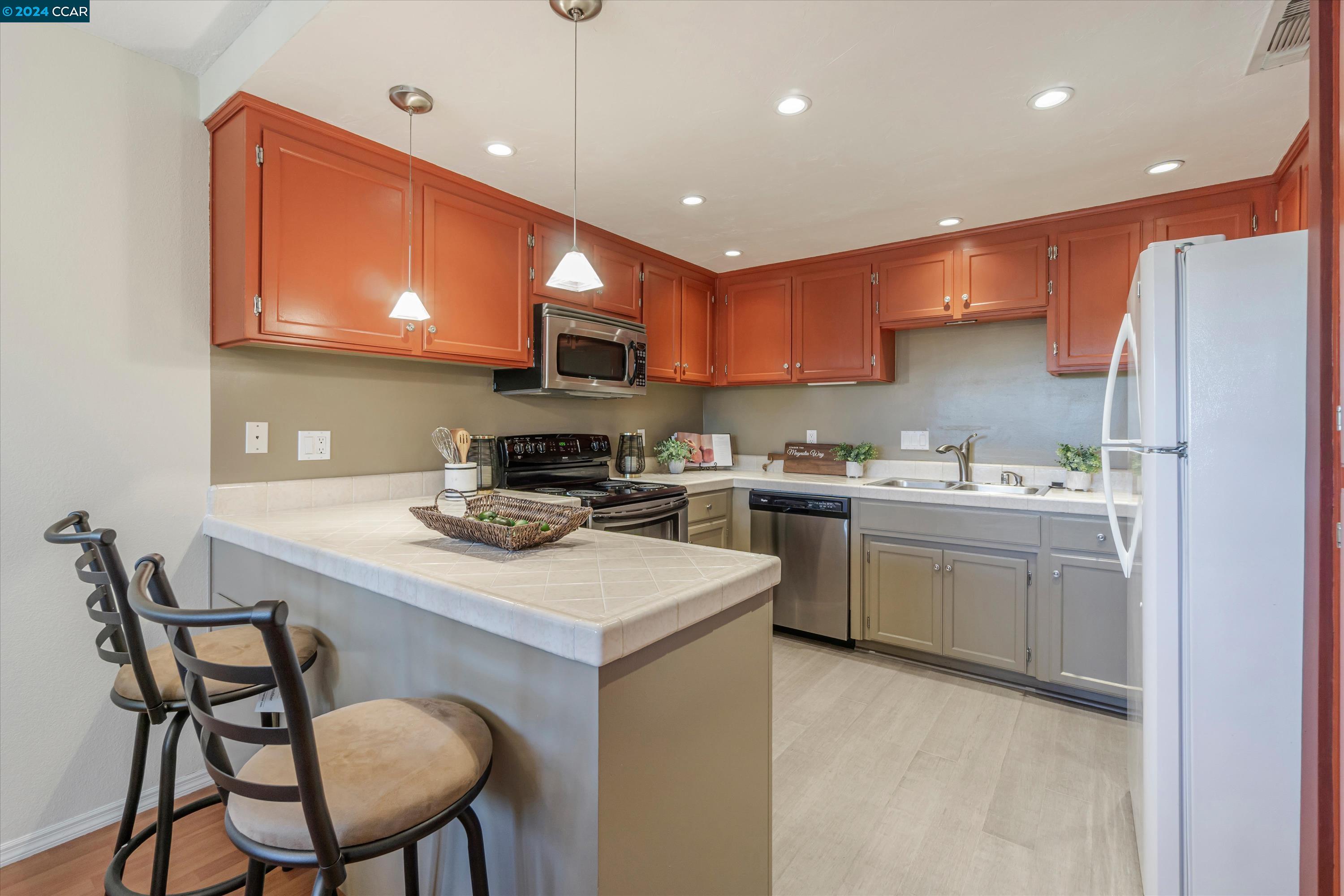 Photo #6: 41070204 Listing 