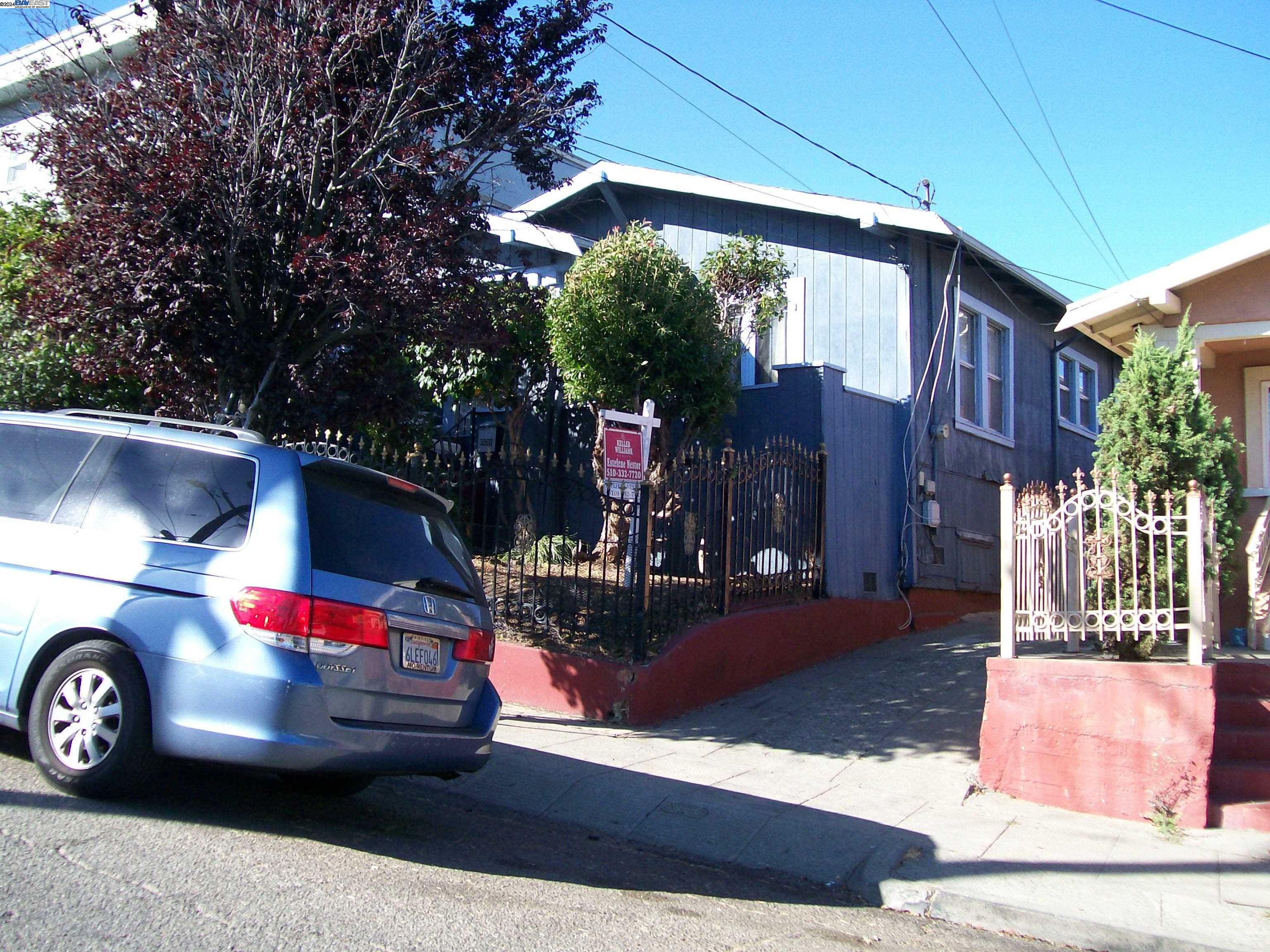 Detail Gallery Image 1 of 1 For 3568 Harper St, Oakland,  CA 94601 - 3 Beds | 1 Baths