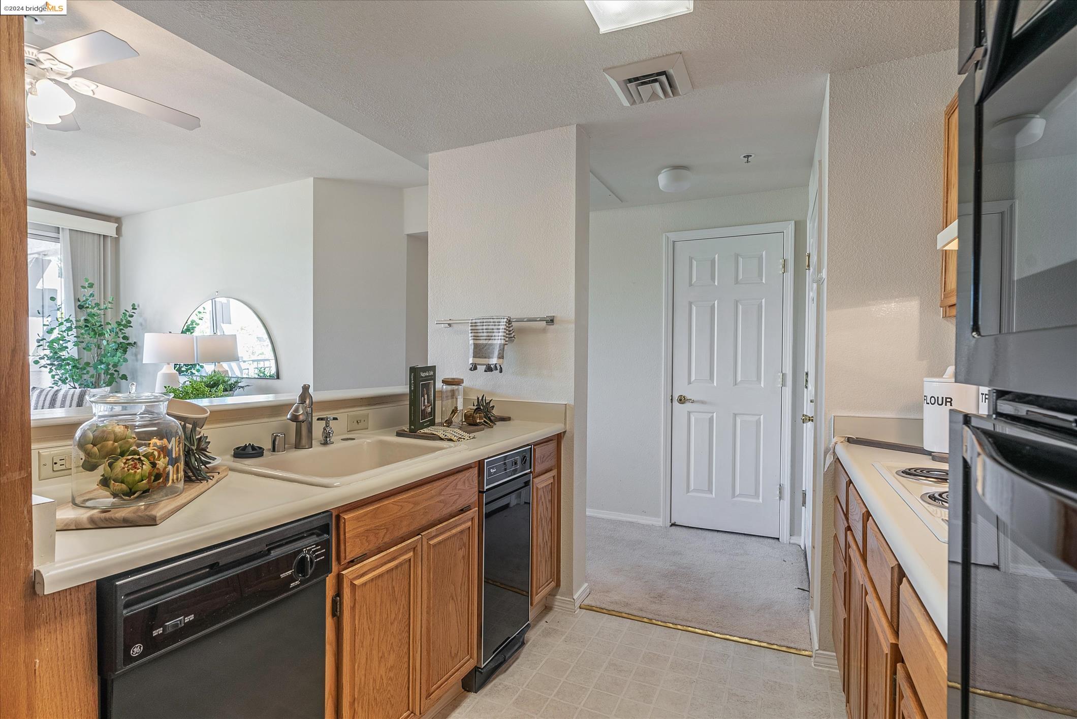 Photo #5: 41070307 Listing 