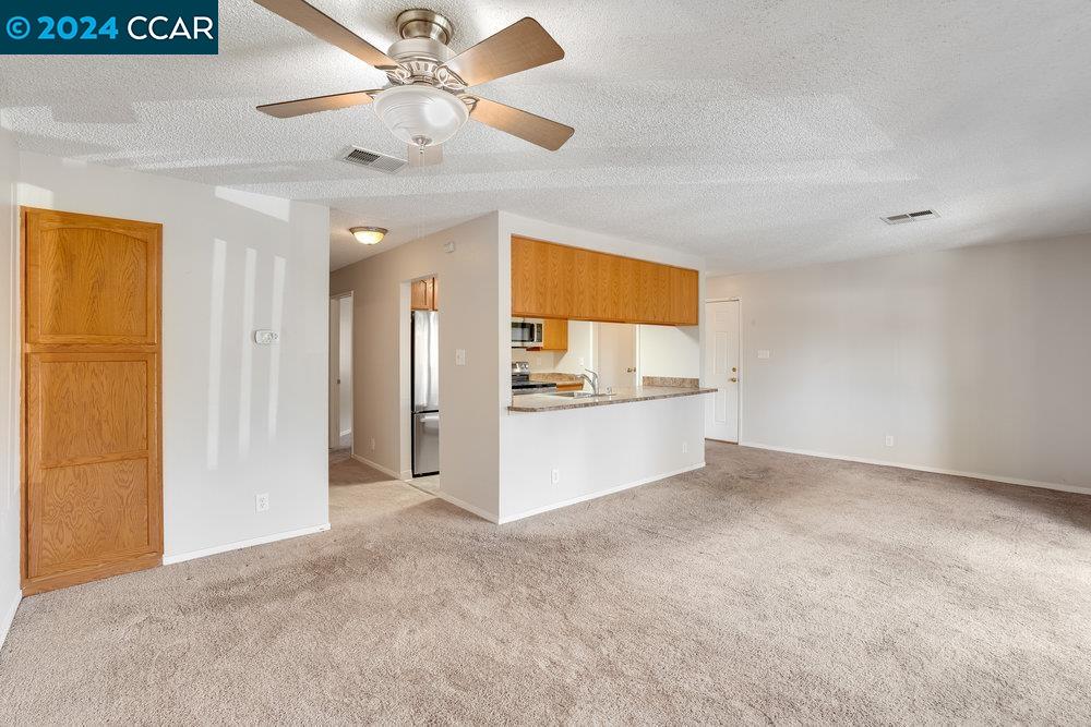 Photo #11: 41070359 Listing: Photo #11