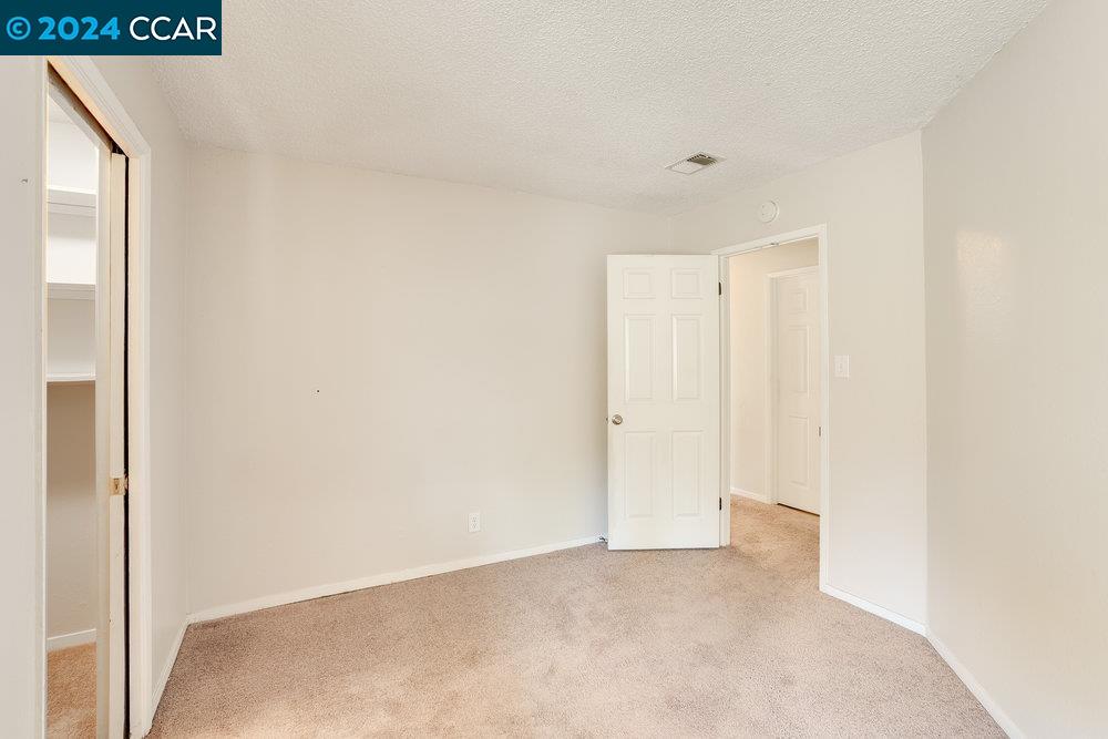Photo #36: 41070359 Listing: Photo #36