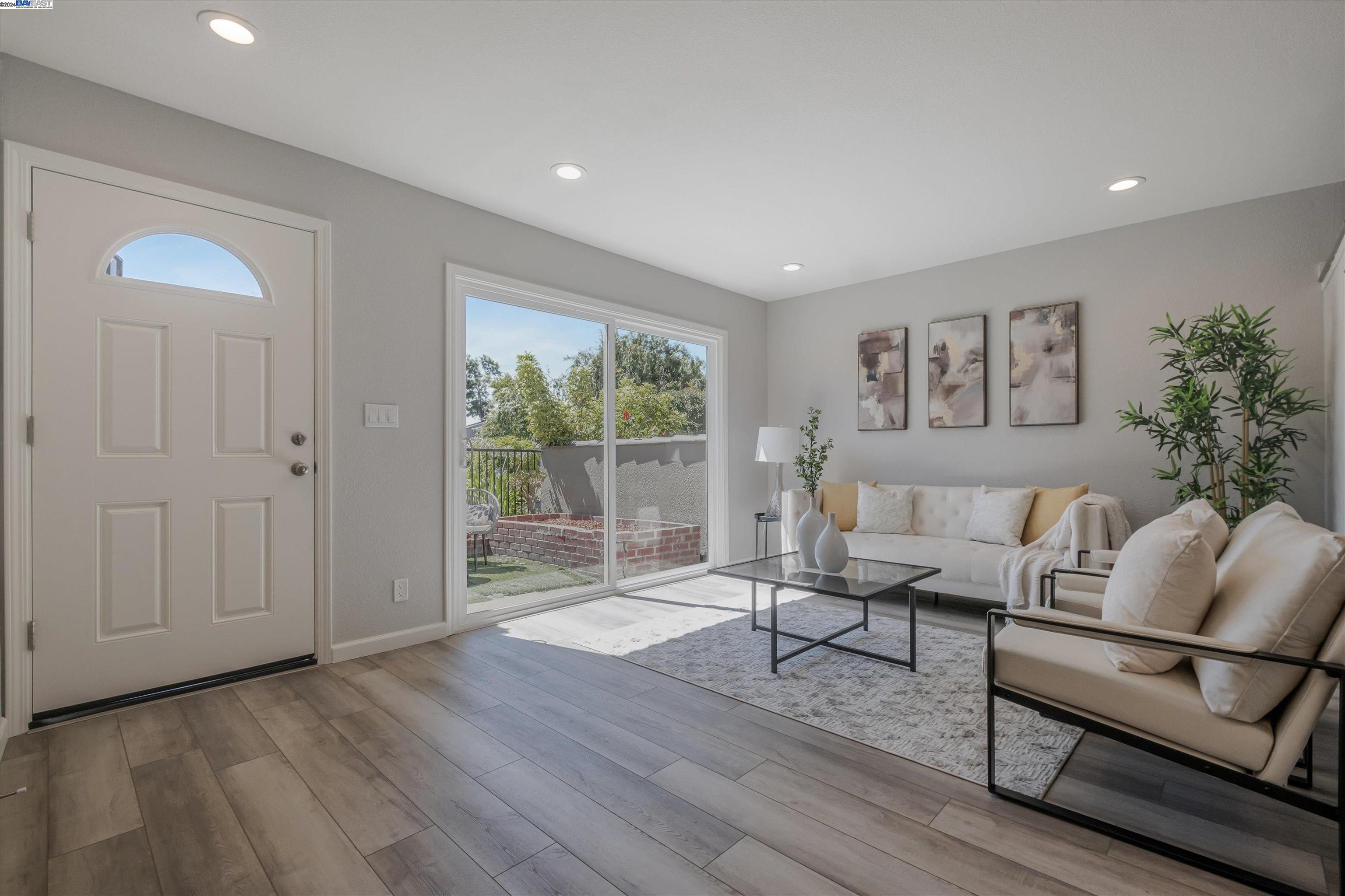 Photo #2: 41070438 Listing 