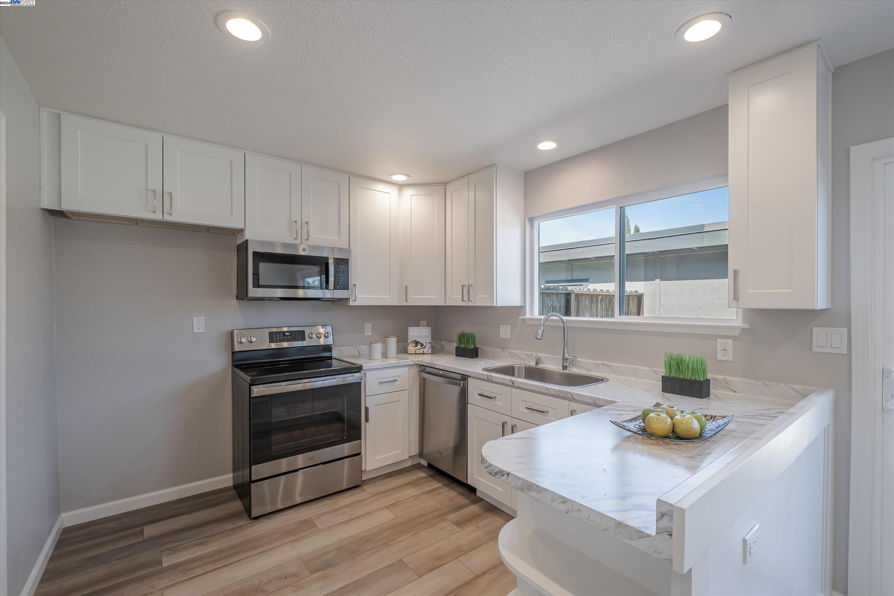 Photo #6: 41070438 Listing 