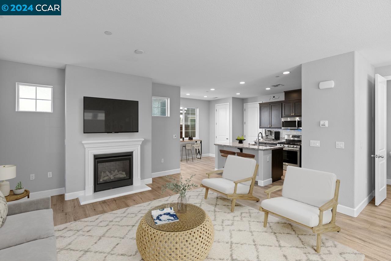 Detail Gallery Image 1 of 1 For 43 Liberty Ct., Pittsburg,  CA 94565 - 4 Beds | 2/1 Baths