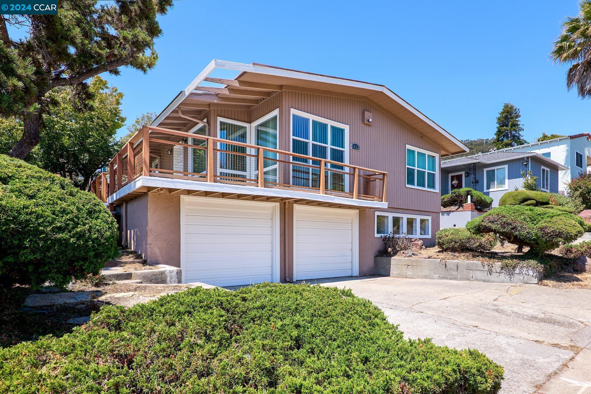 Detail Gallery Image 1 of 1 For 7423 Moeser Ln, El Cerrito,  CA 94530 - 3 Beds | 2 Baths