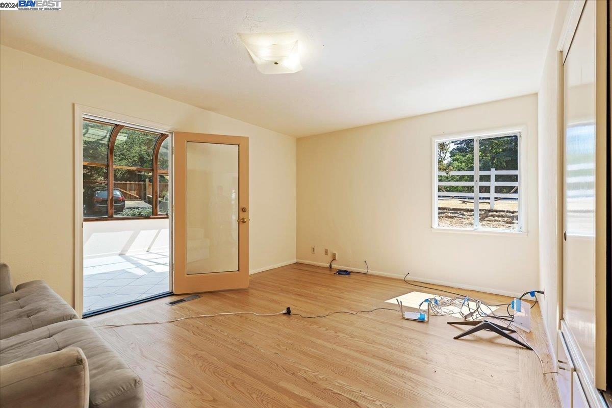 Detail Gallery Image 18 of 36 For 30261 Palomares Rd, Castro Valley,  CA 94552 - 6 Beds | 4 Baths